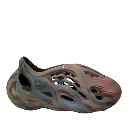 Used Foam Runner Sand Grey US Men's 12 - Women's 13.5