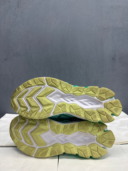 Used GEL-Quantum 180 Green US Men's 7 - Women's 8.5