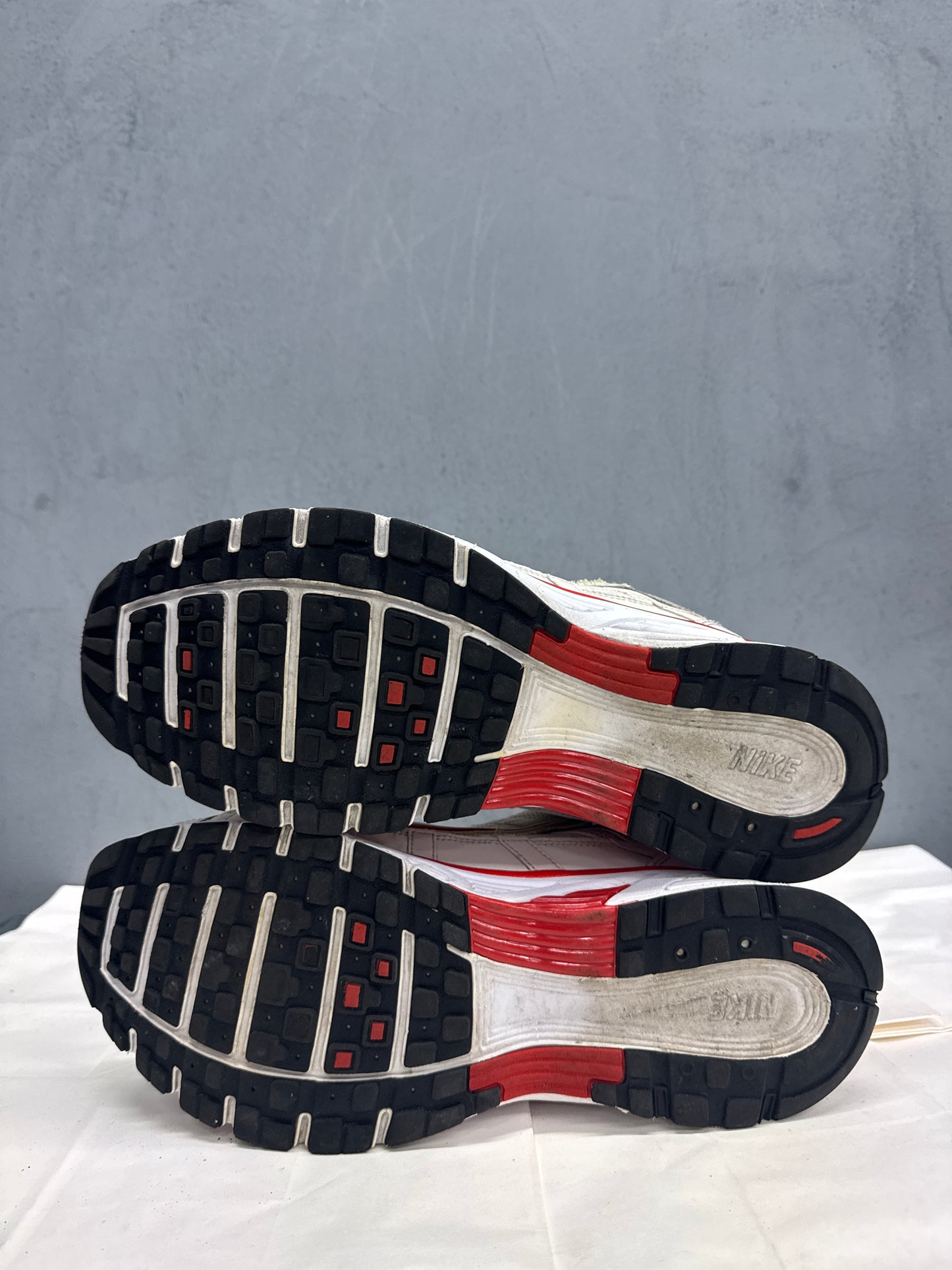 Used P-6000 Phantom Dragon Red US Men's 12 - Women's 13.5