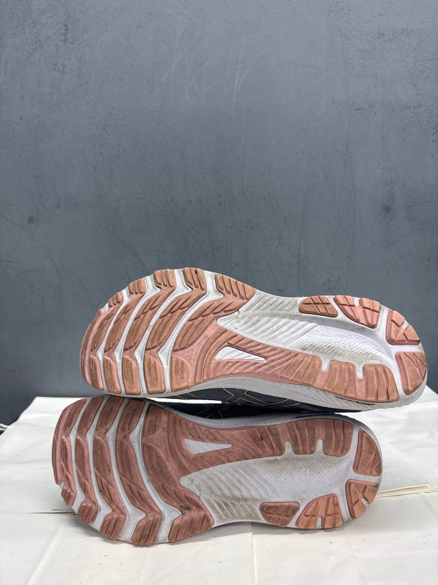 Used GEL-Kayano 29 Grey Pink Women's US Women's 12 - Men's 10.5