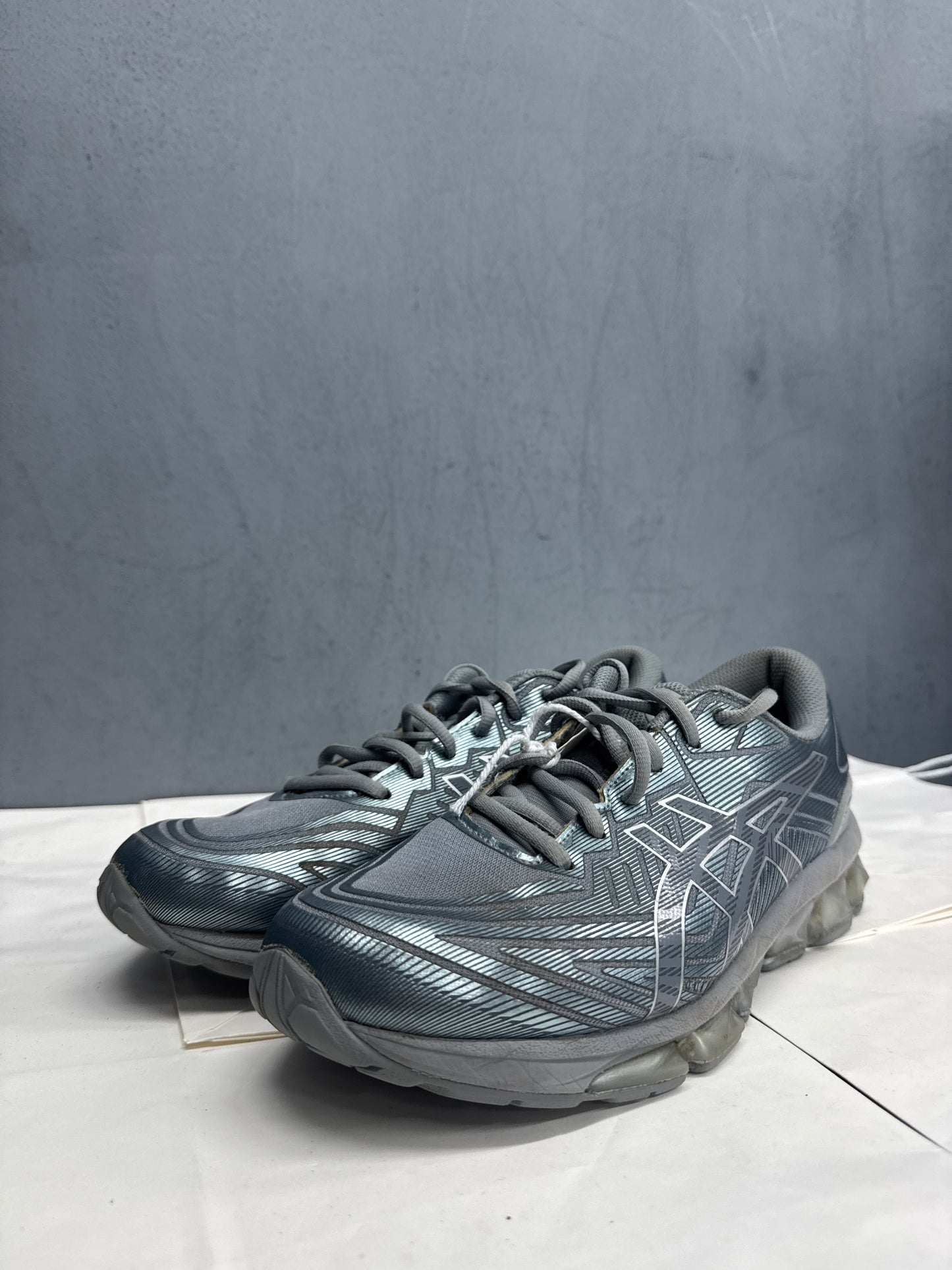 Used GEL-Quantum 360 Pure Silver US Men's 8 - Women's 9.5