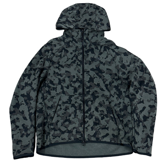 Used Nike Tech Fleece Camo M