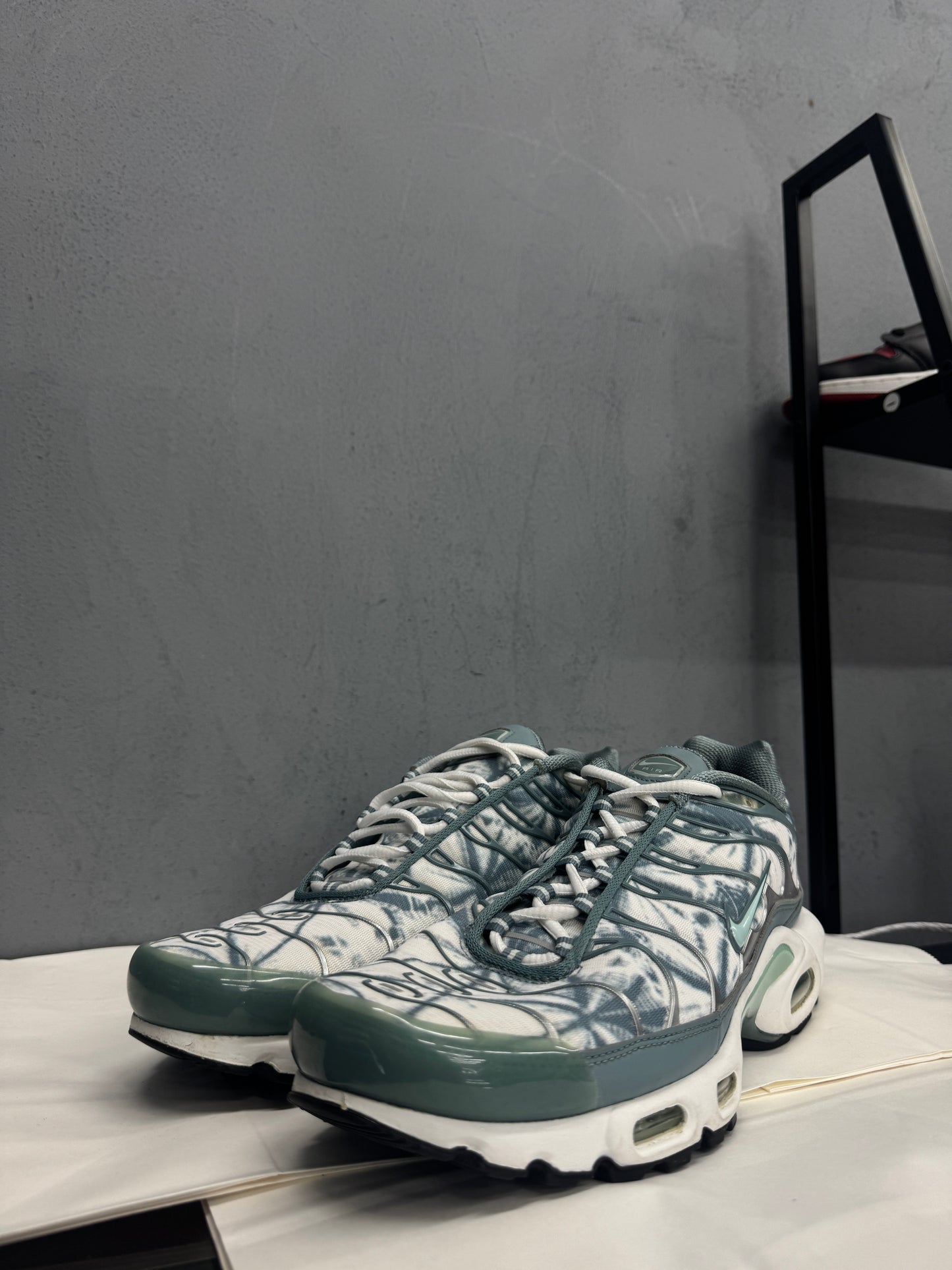 Used TN Origins Waterway Mens US Men's 10 - Women's 11.5