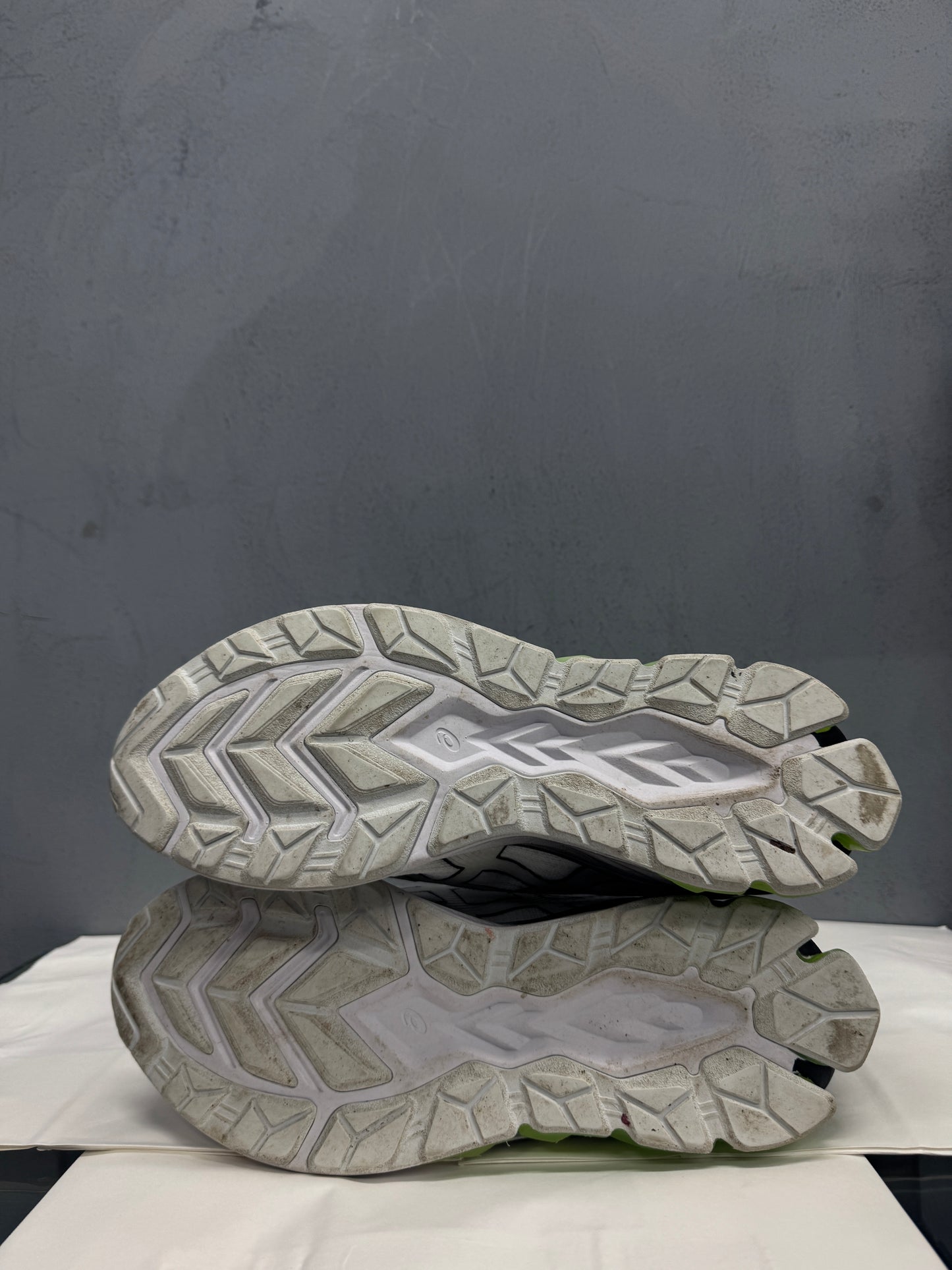 Used GEL-QUANTUM 180 VII White Green Black US Men's 10 - Women's 11.5