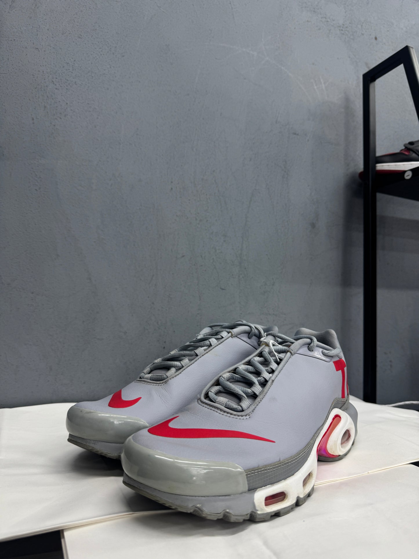 Used TN Mercurial Wolf Grey US Men's 9 - Women's 10.5