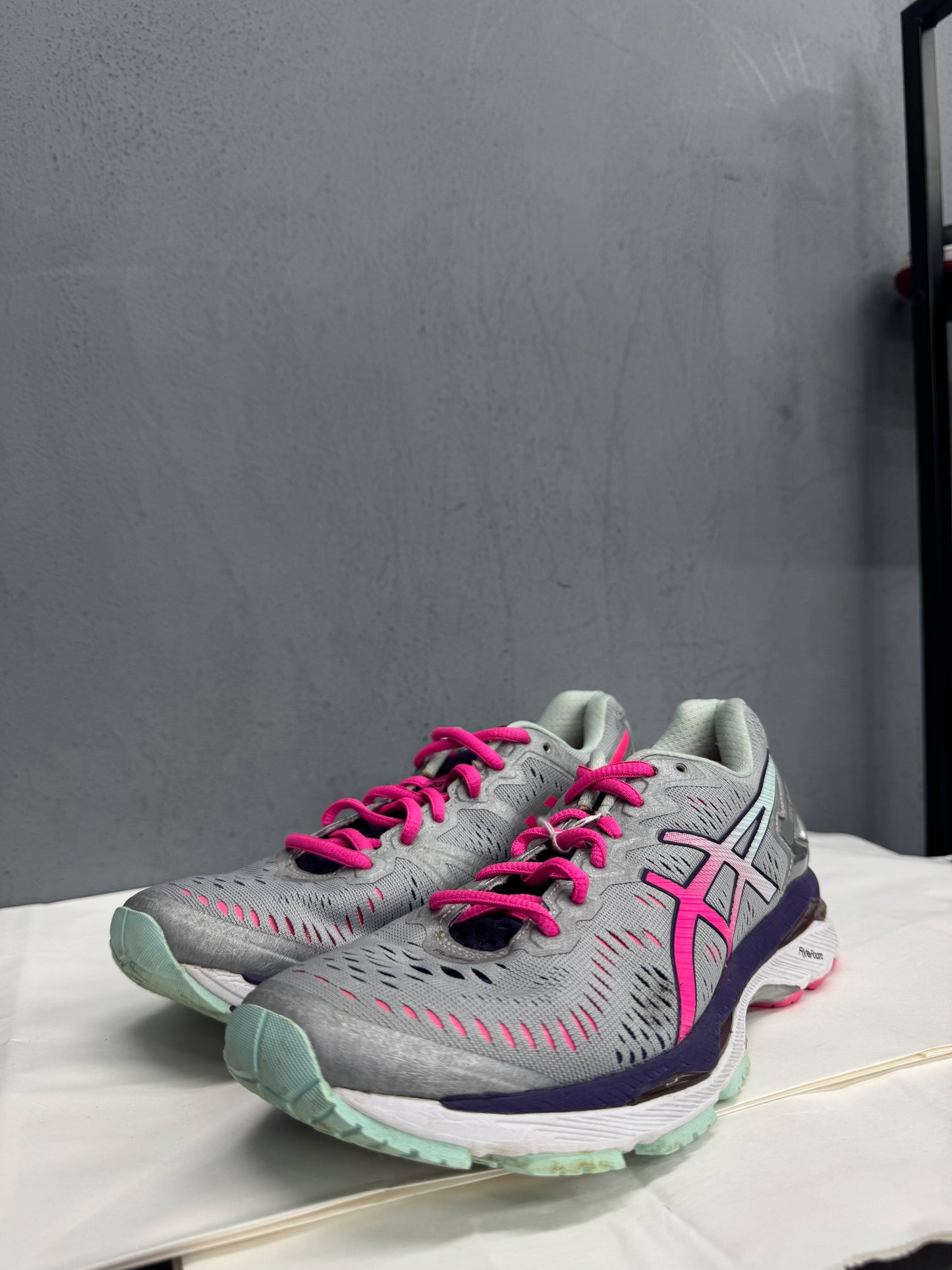 Used Women s GEL-Kayano 23 Silver Pink 7