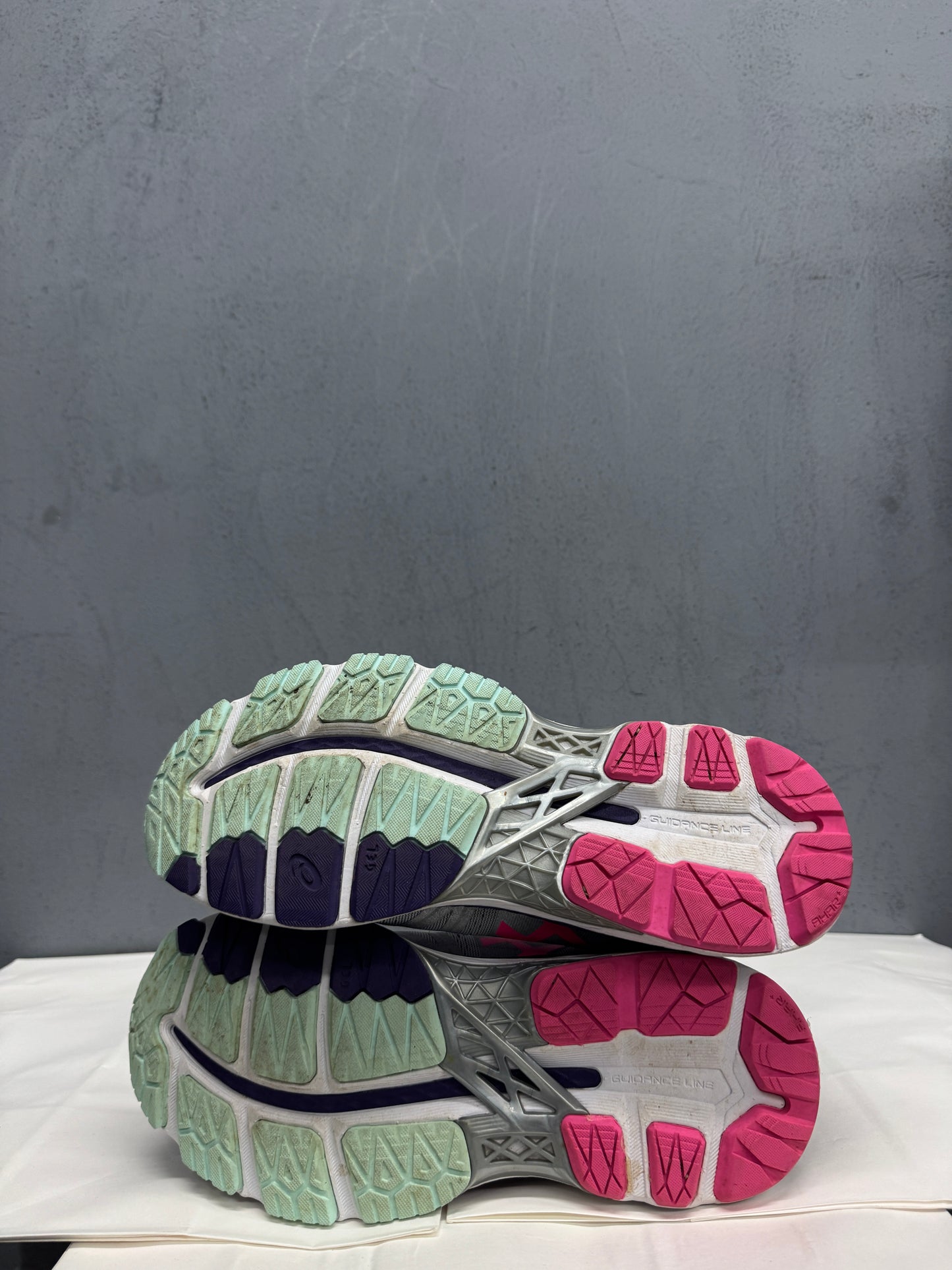 Used Women s GEL-Kayano 23 Silver Pink 7