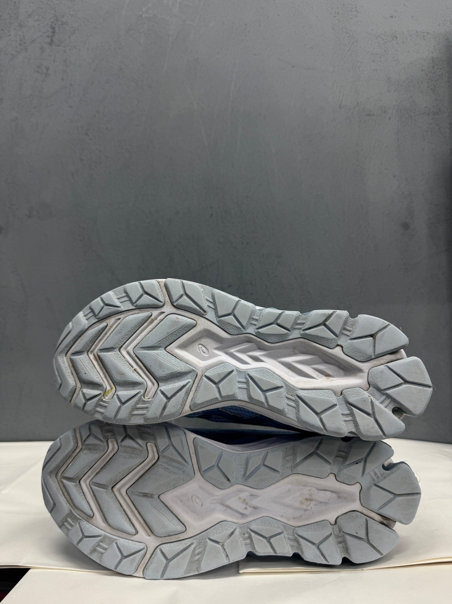 Used GEL-Quantum 180 7 Baby White Women's US Women's 8 - Men's 6.5