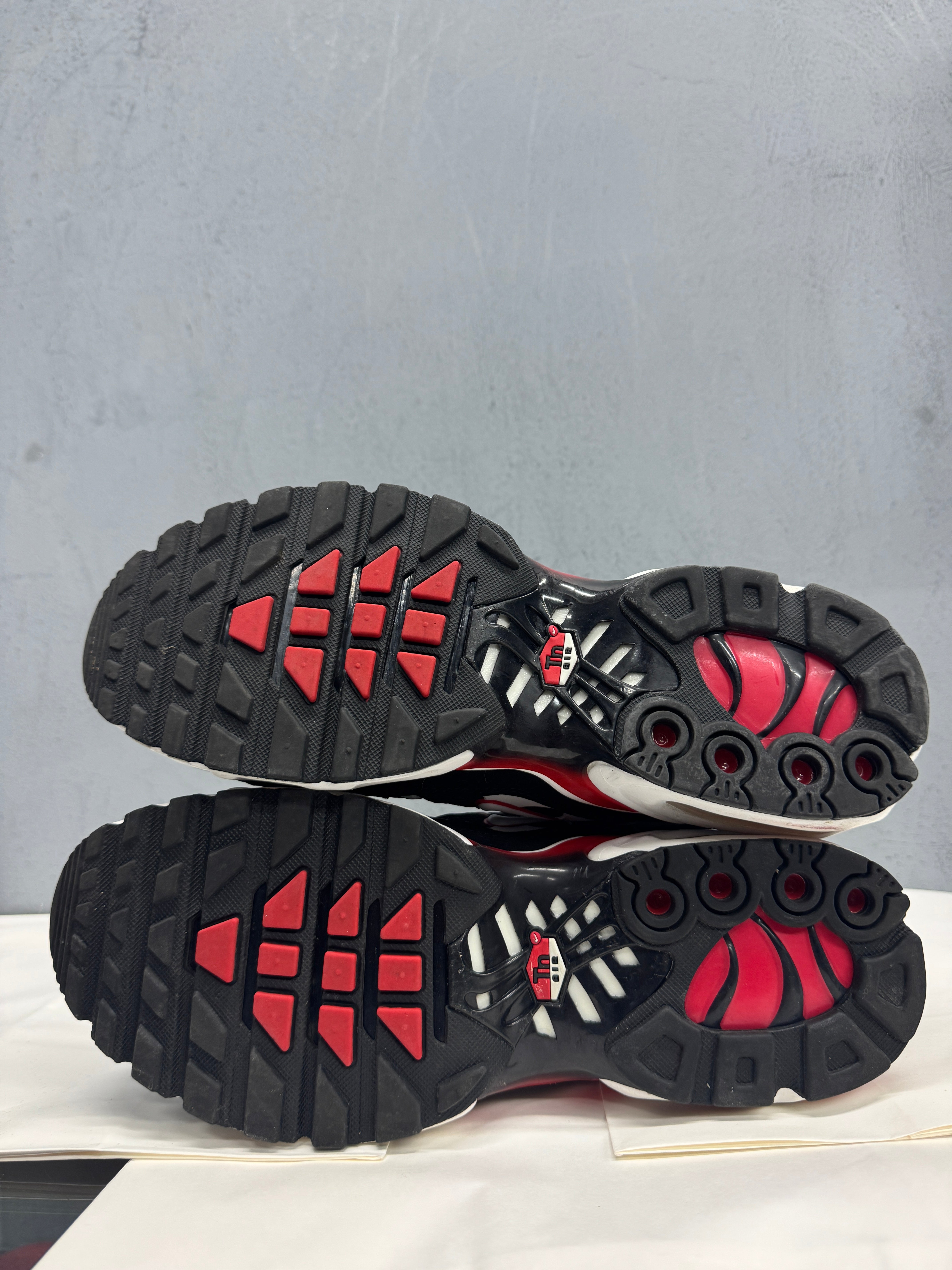 Used Nike Air Max Plus TN 'Black Red White'