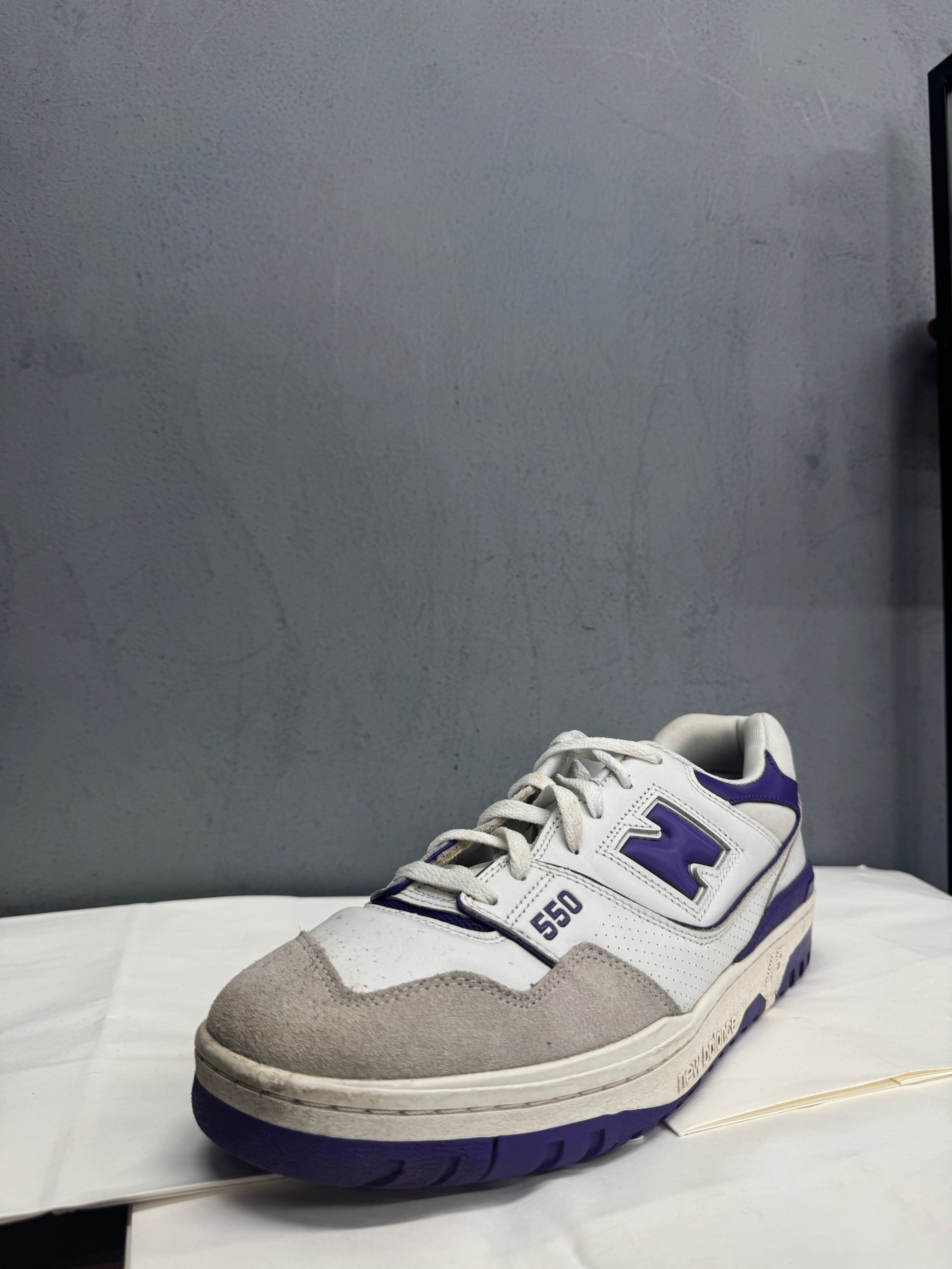 Used 550 White Purple Mens