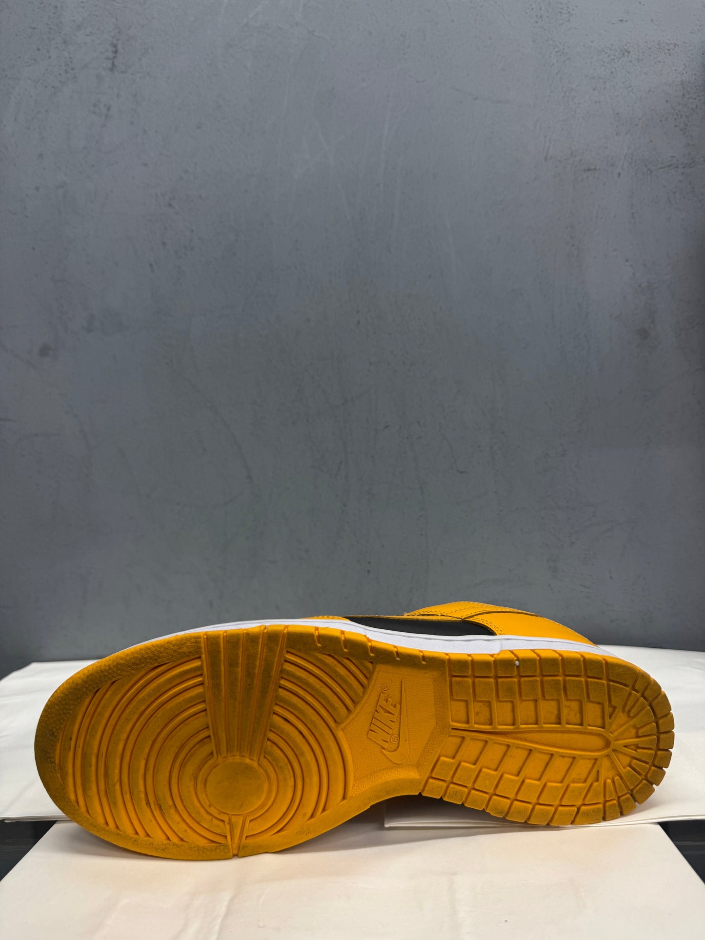 Used Dunk low Yellow Black Multiple Sizes