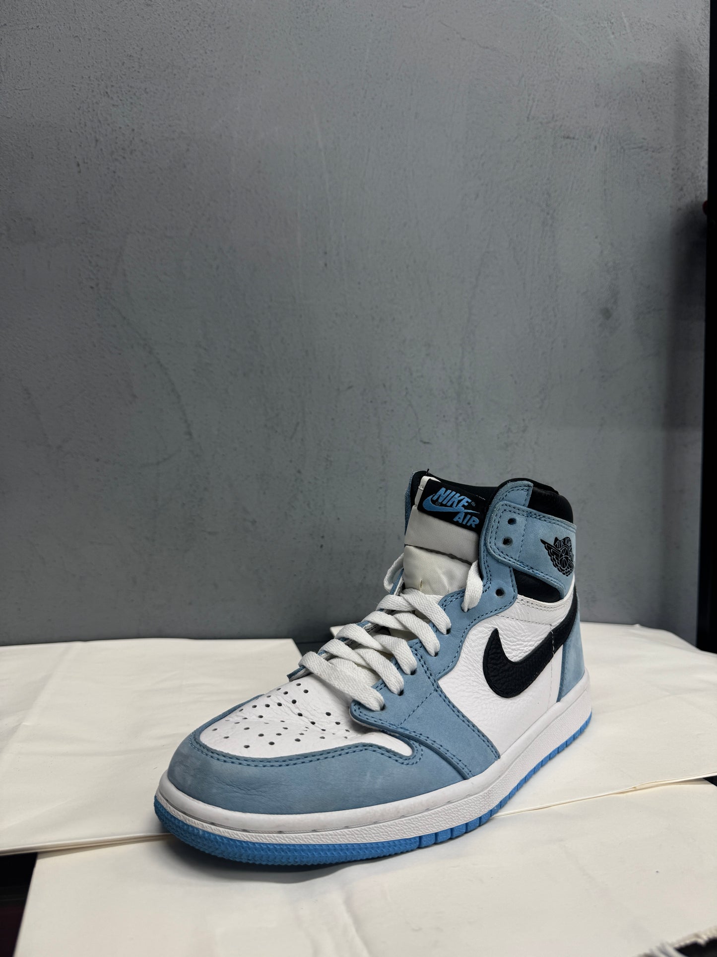 Used Jordan 1 Retro High OG University Blue Men's US Men's 7 - Women's 8.5