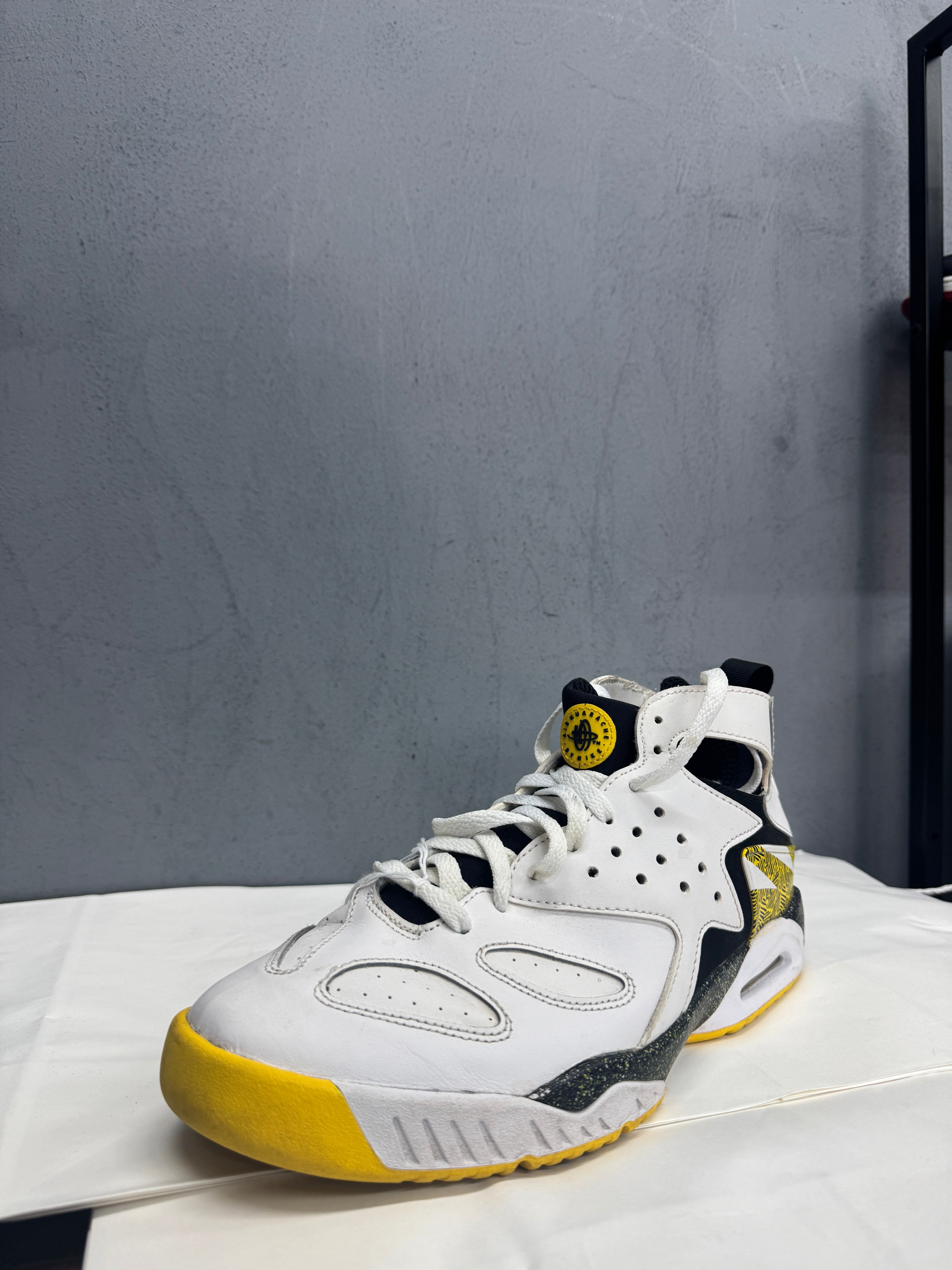 Used Air Tech Challenge Huarache White Tour Yellow