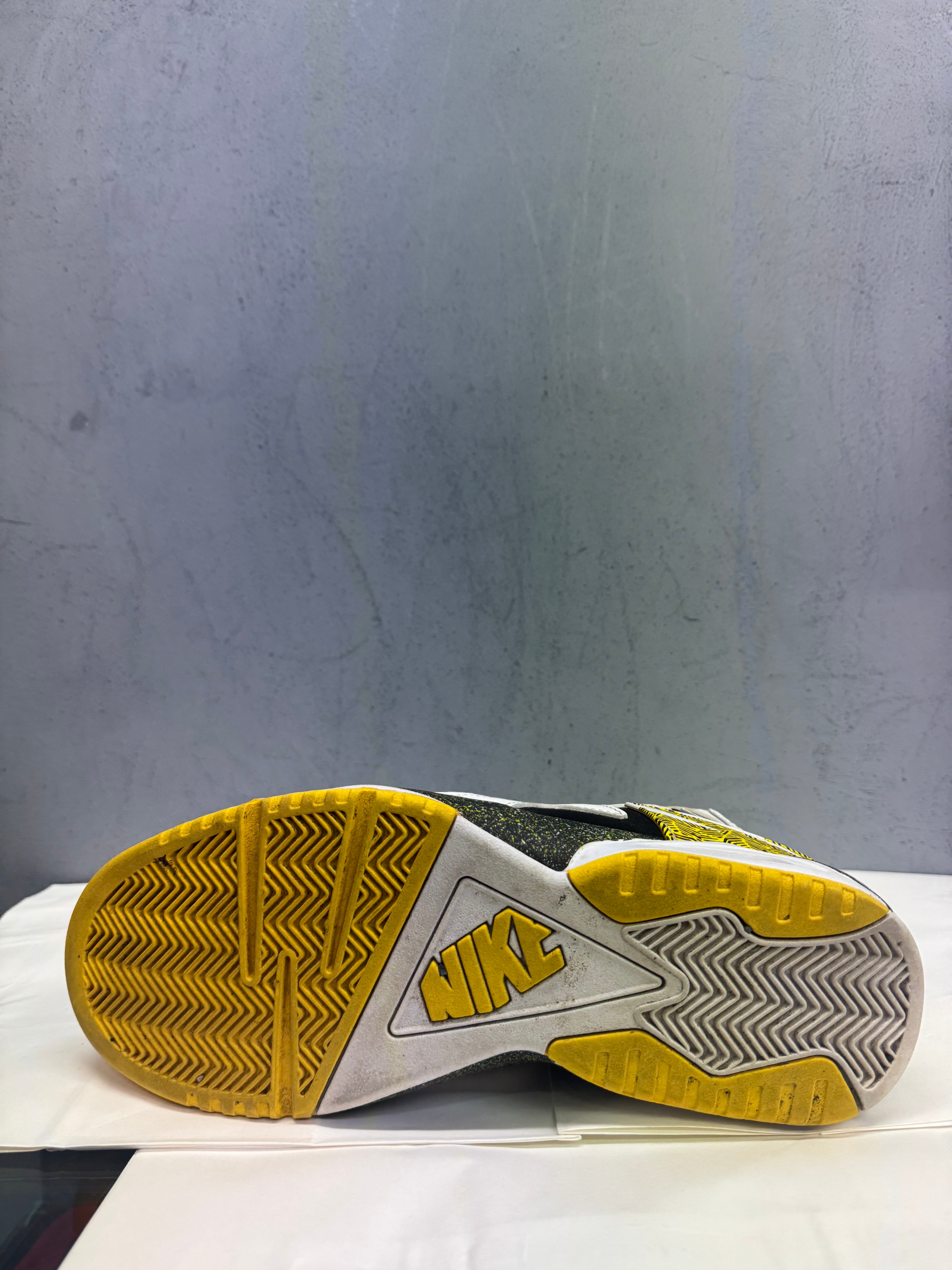 Used Air Tech Challenge Huarache White Tour Yellow