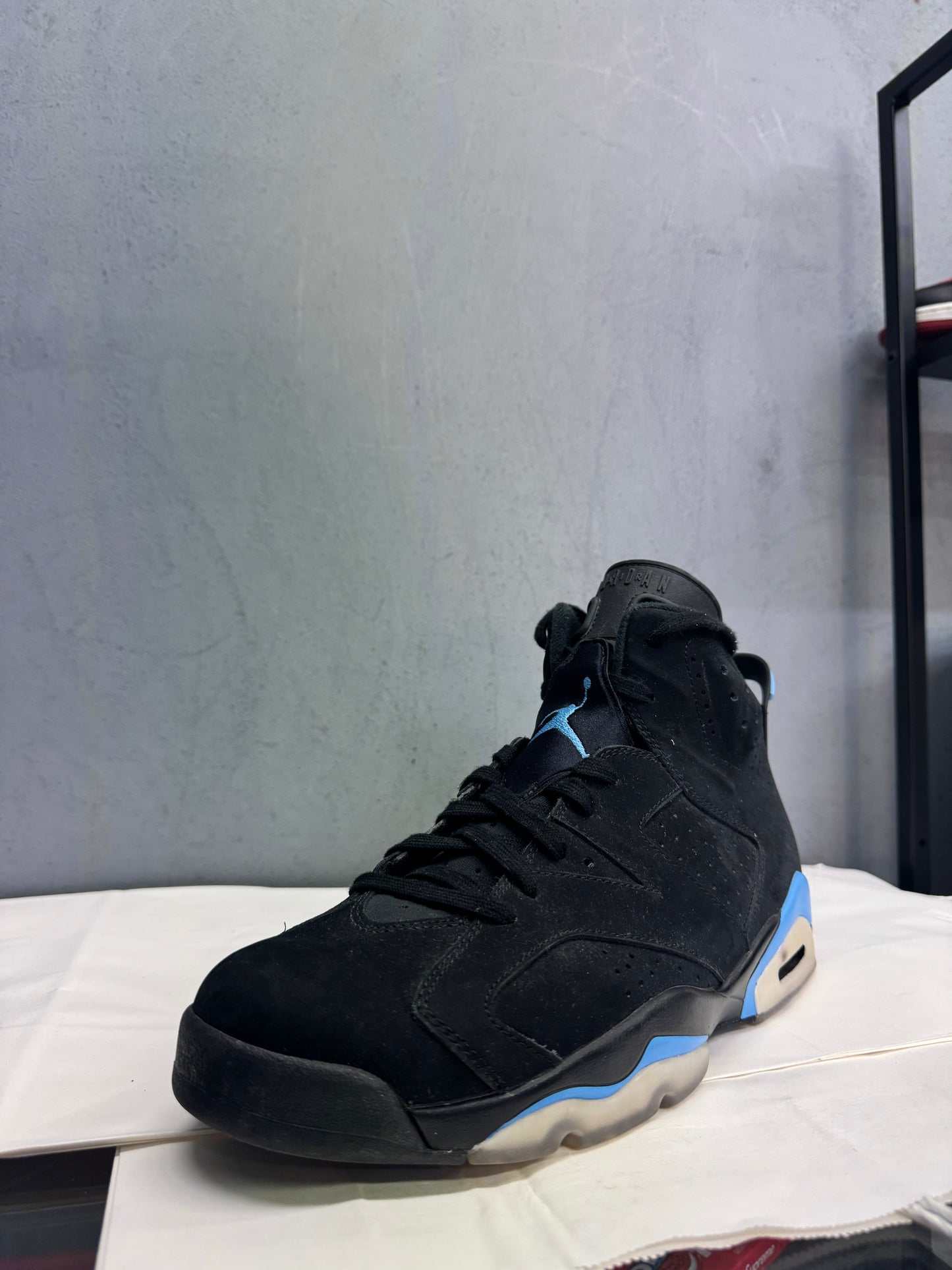 Used Jordan 6 Retro Carolina UNC US Men's 11 - Women's 12.5