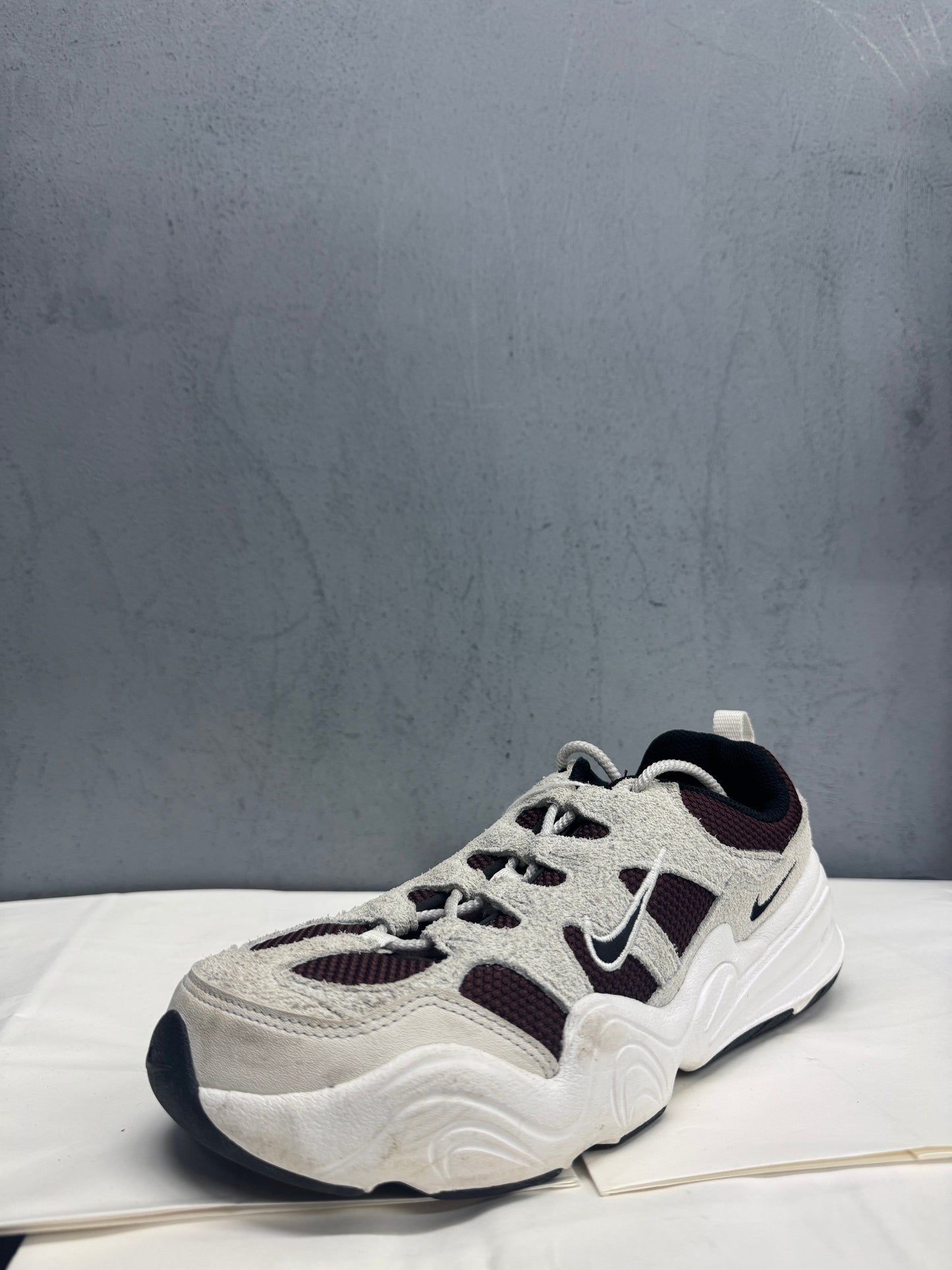 Used Tech Hera Burgundy Crush Womens US Women's 7 - Men's 5.5