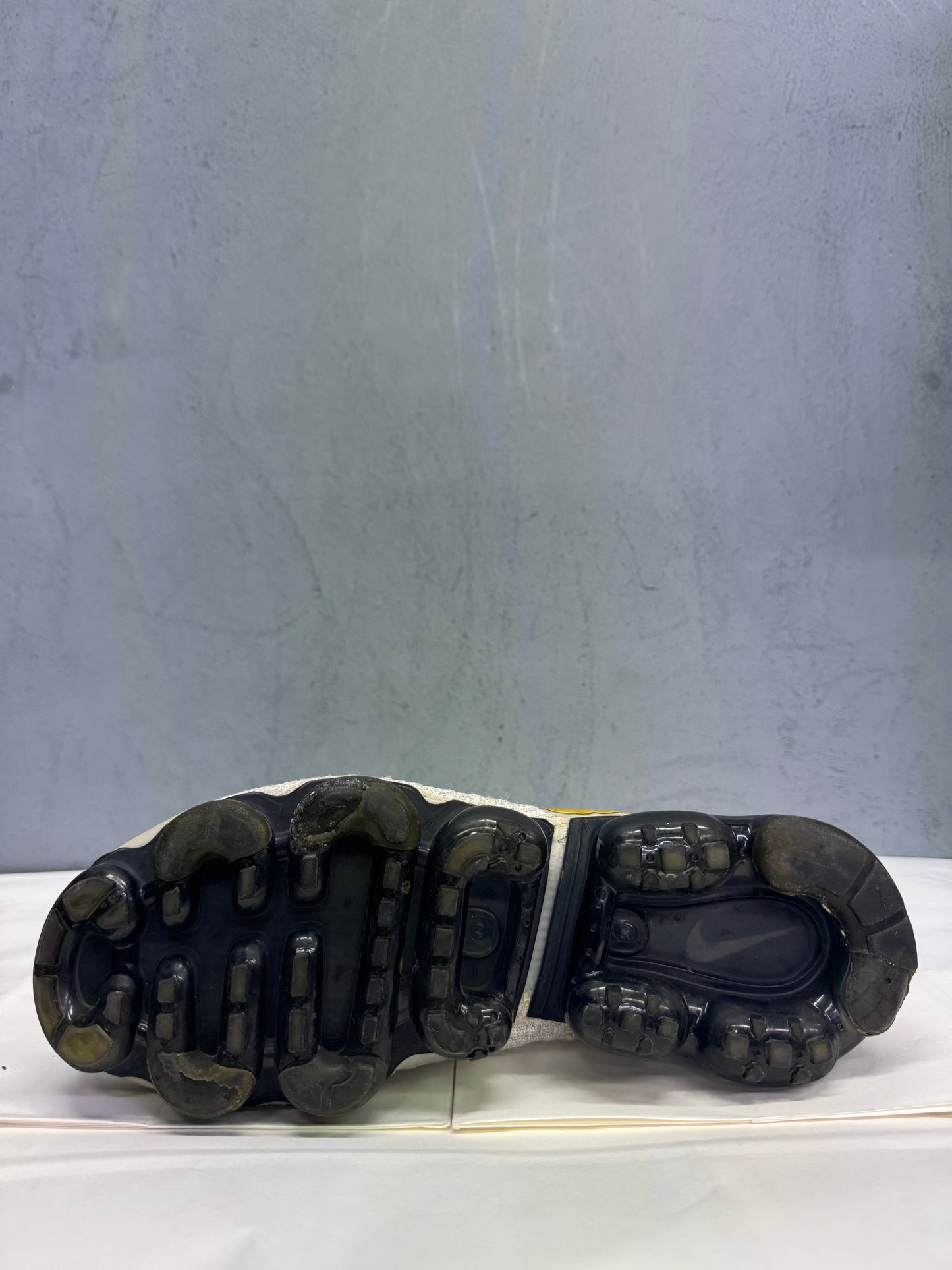 Used Vapormax Flyknit White Gold Black US Women's 8.5 - Men's 7