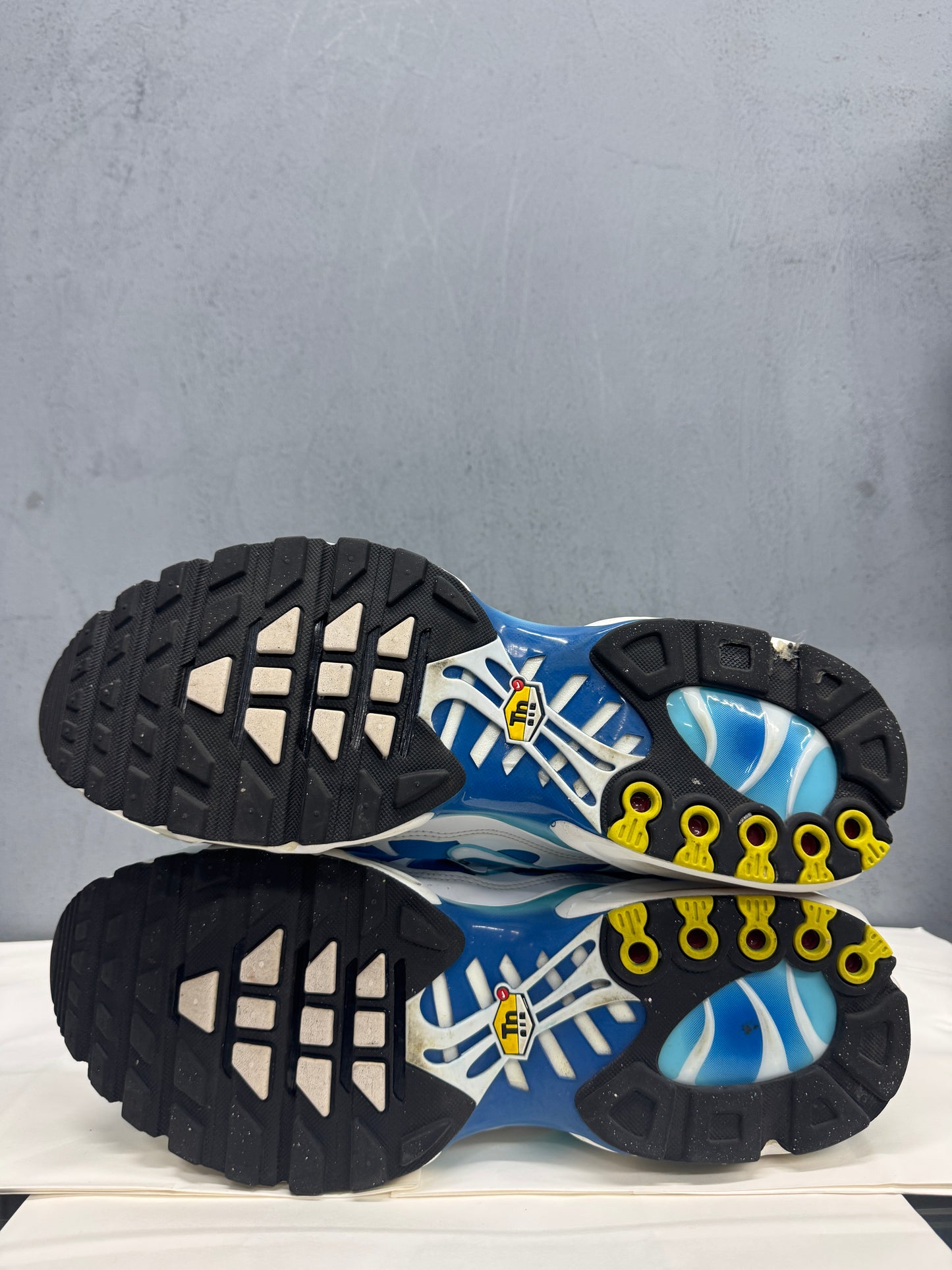 Used TN Battle blue US Men's 13 - Women's 14.5