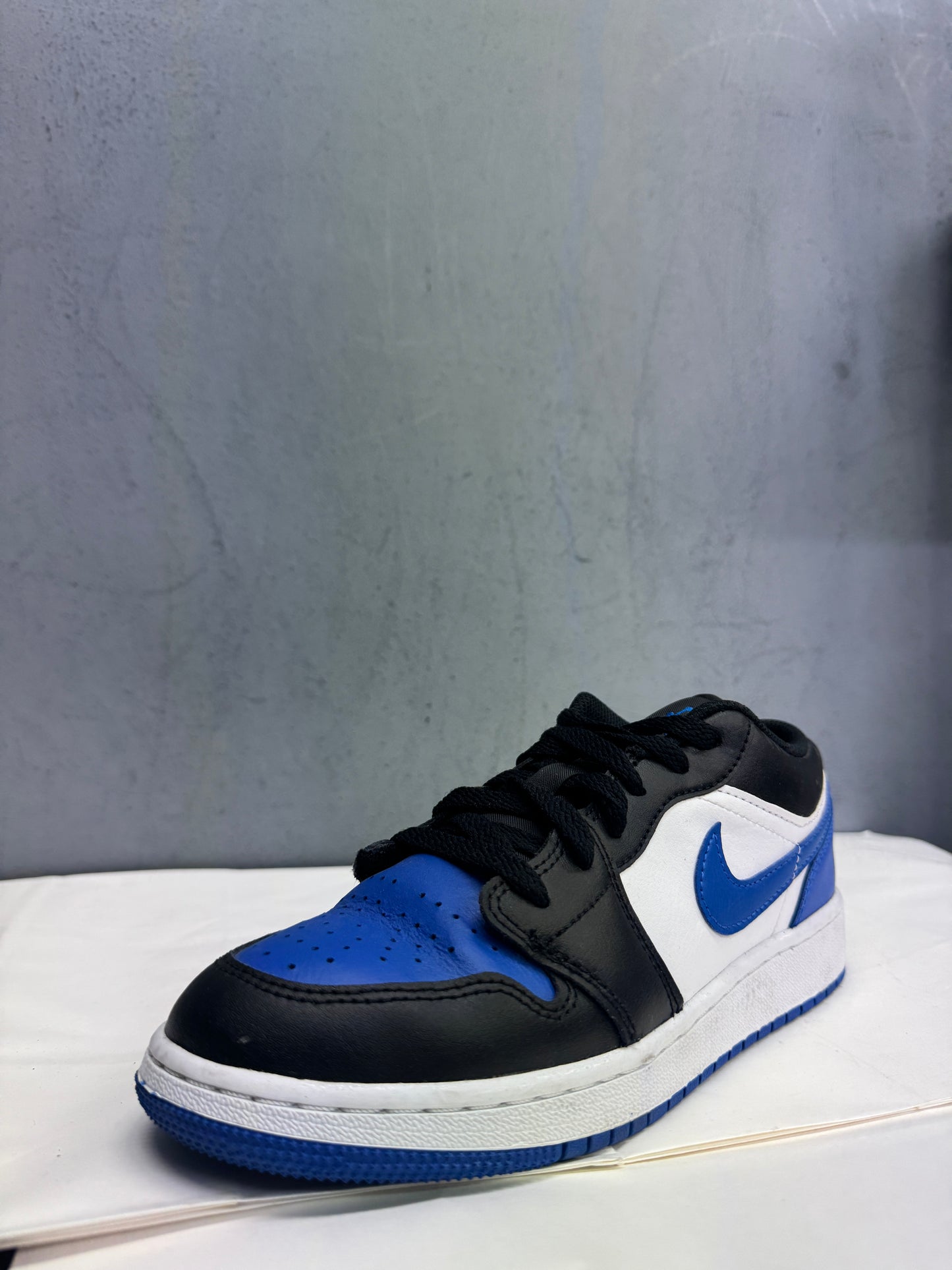 Used Jordan 1 Low Royal Blue US 5Y - Women's 6.5