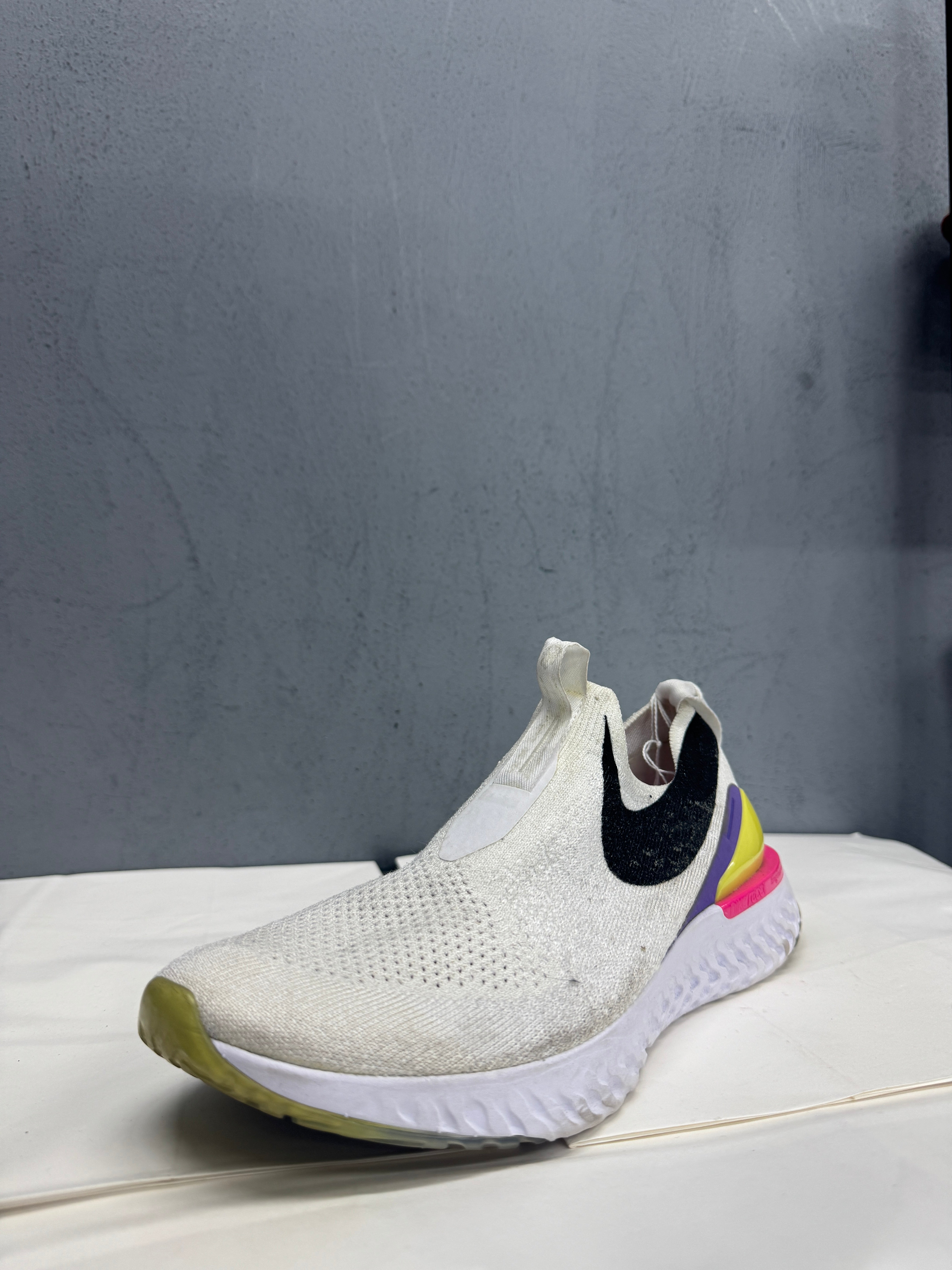 Used Epic Phantom React Laser Fuchsia