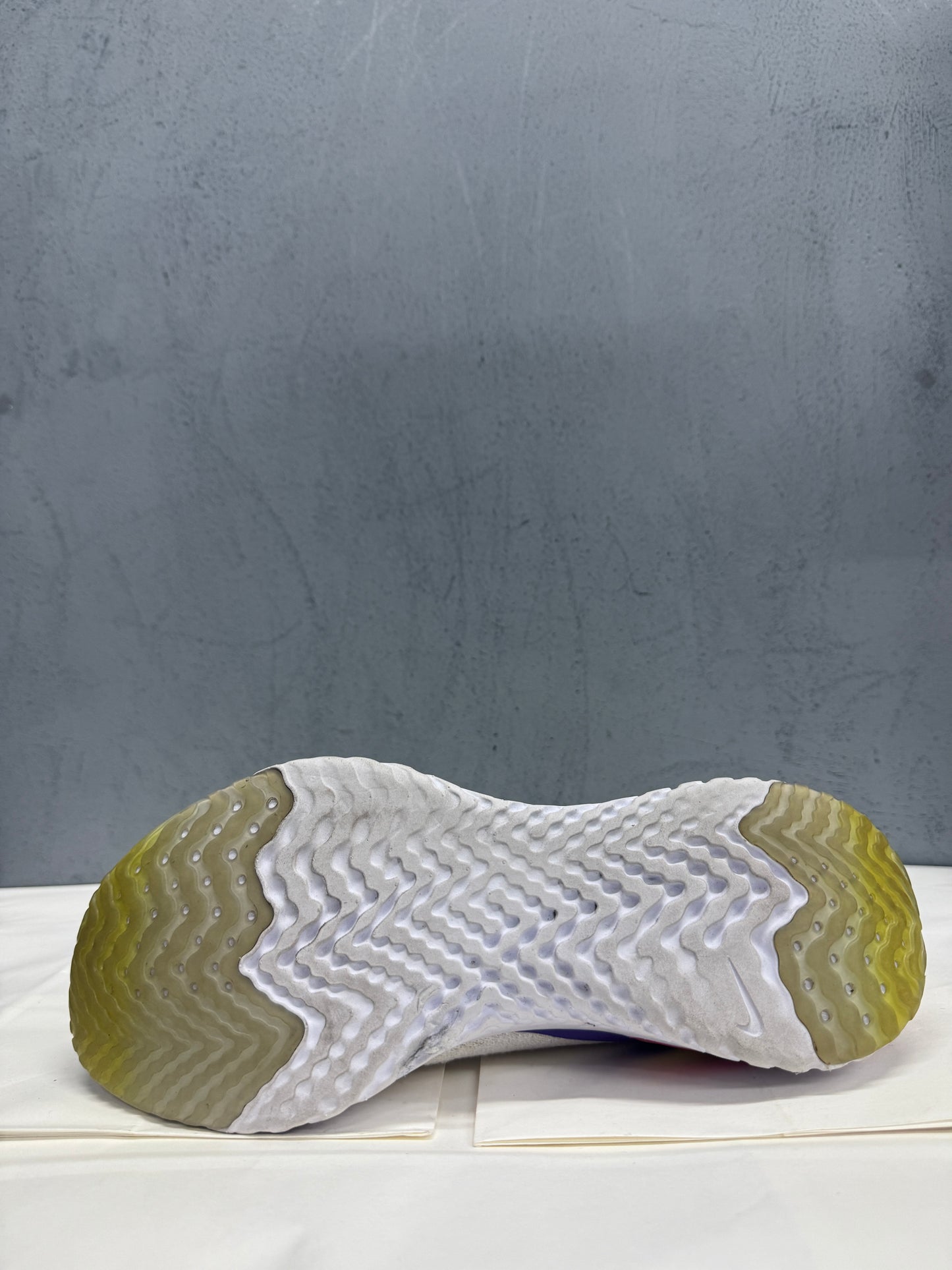 Used Epic Phantom React Laser Fuchsia US Women's 9 - Men's 7.5