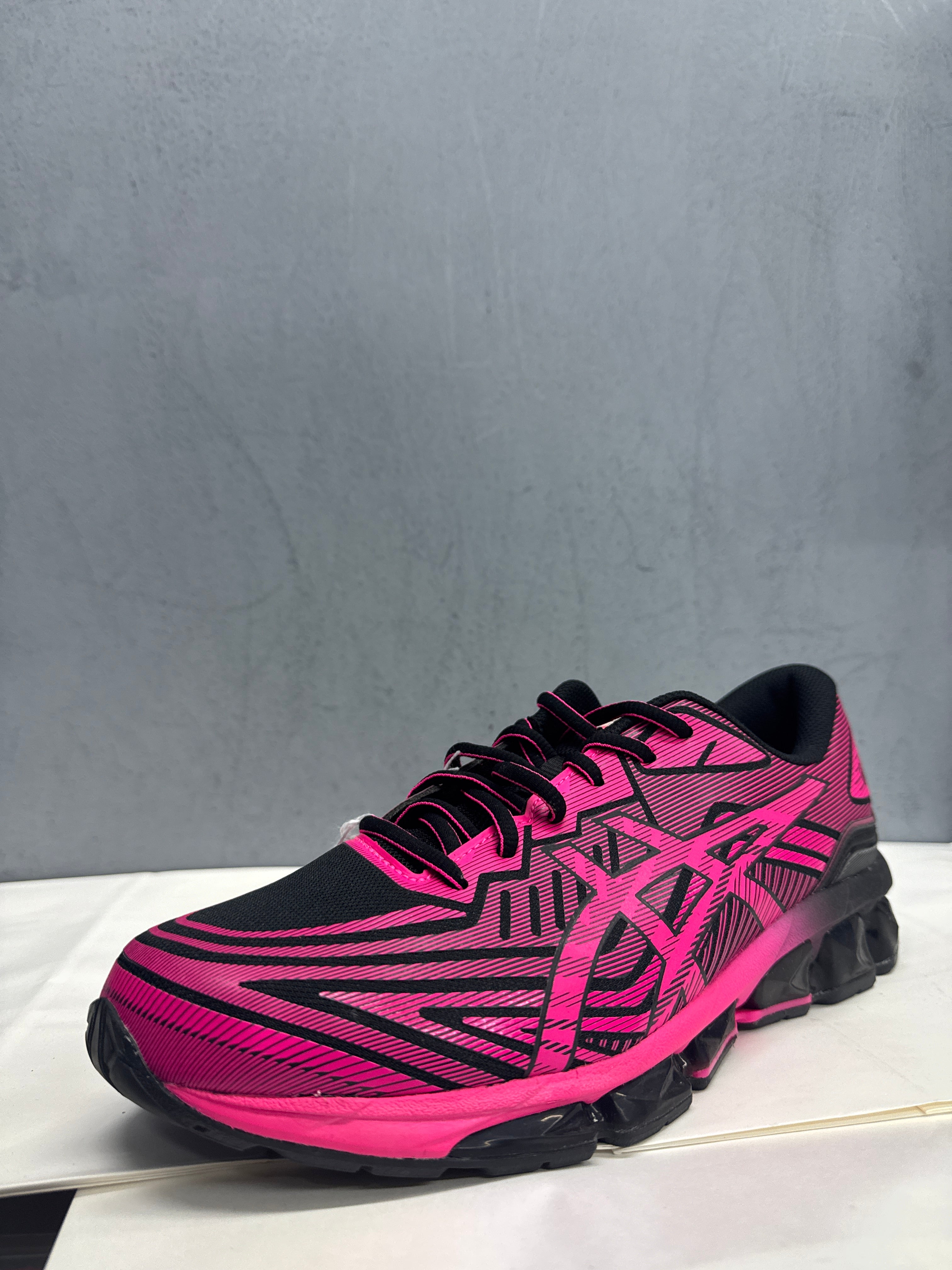 Used GEL- Quantum 360 VII Pink Black