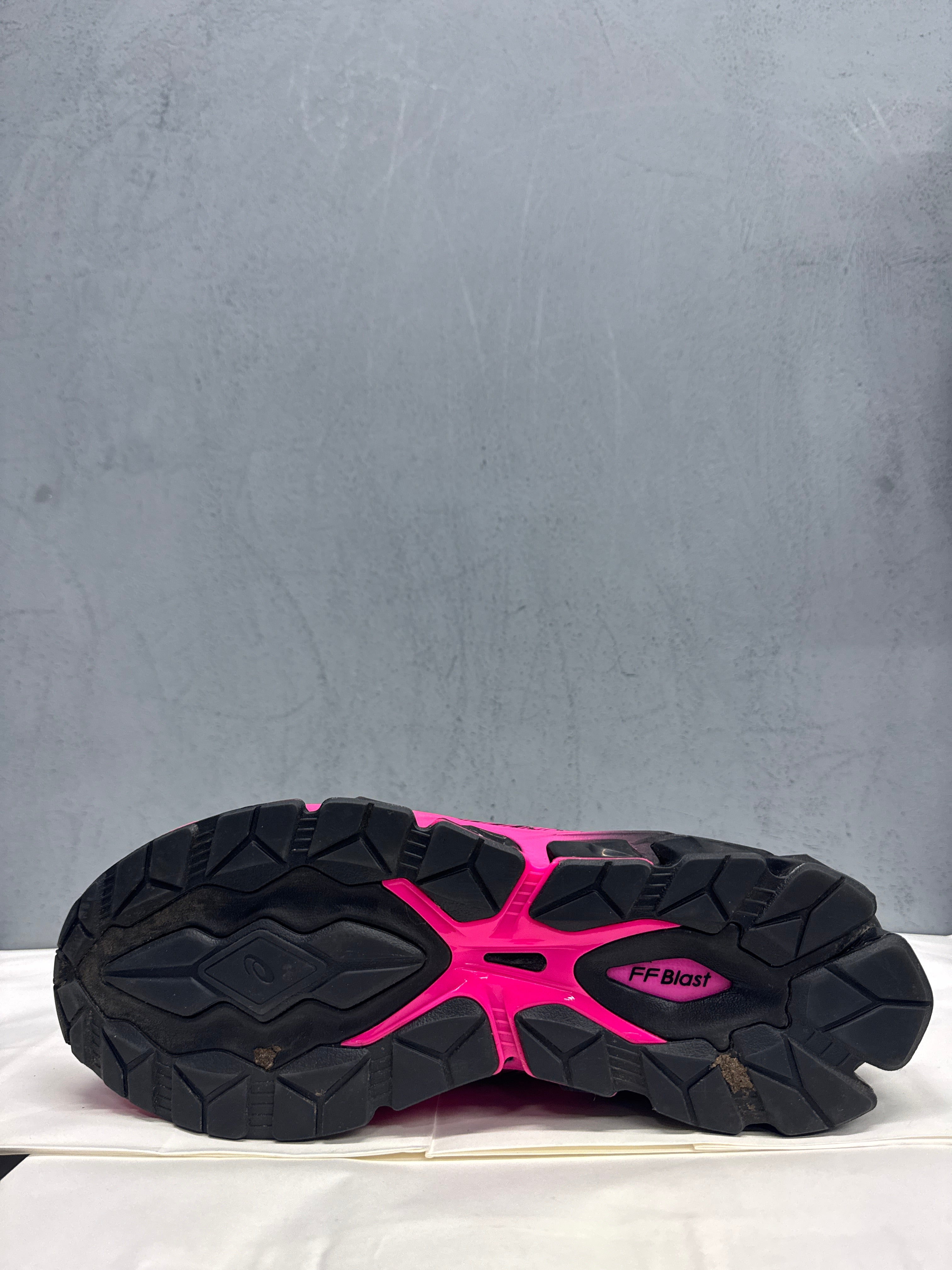 Used GEL- Quantum 360 VII Pink Black