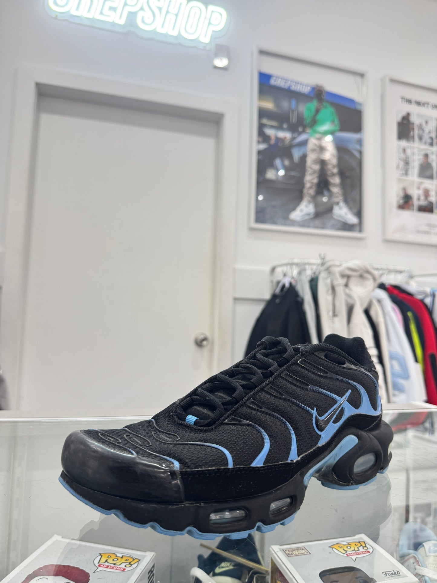 Used TN University Blue Black US Mens 9 - Womens 10.5