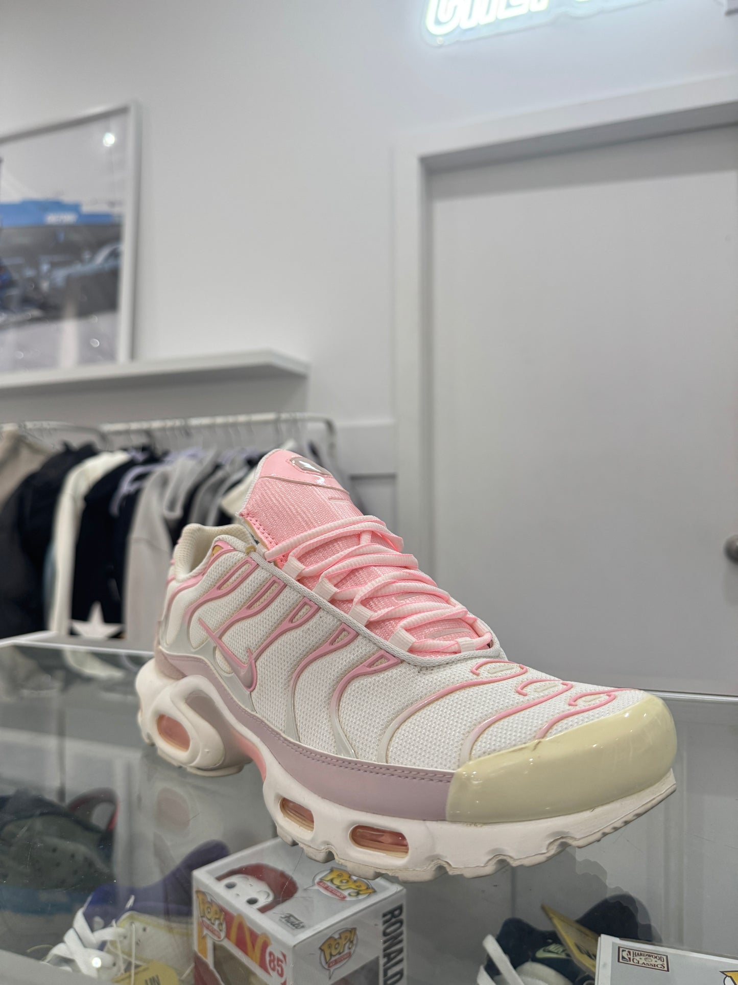 Used TN White Pink US Women's 12 - Men's 10.5