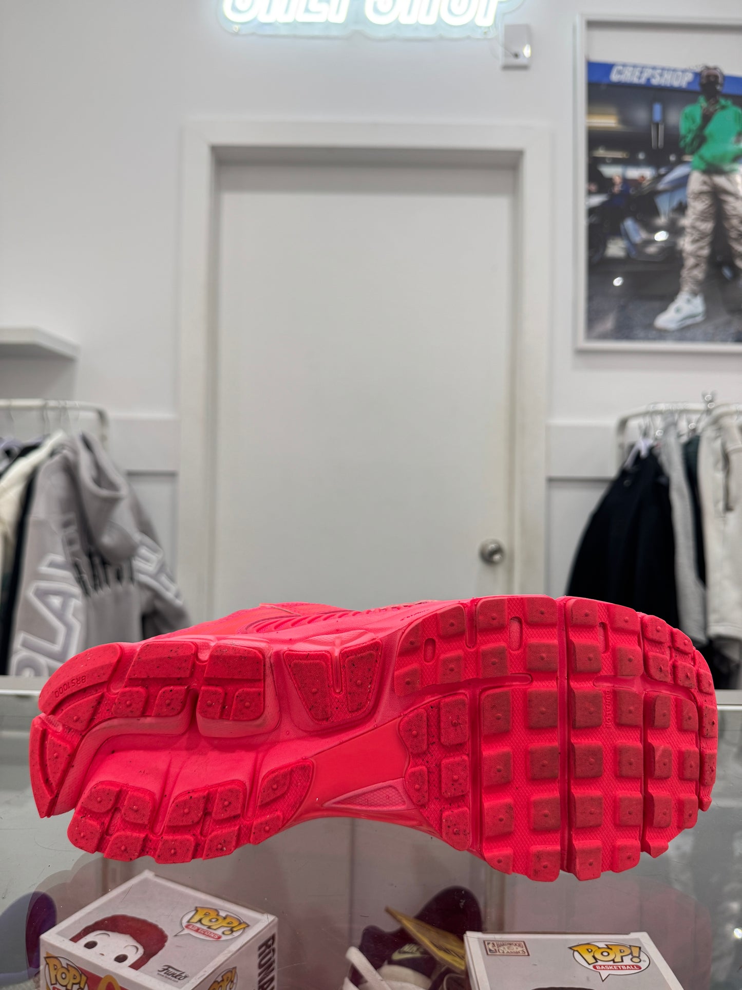 Used Vomero 5 Hyper pink Multiple Sizes