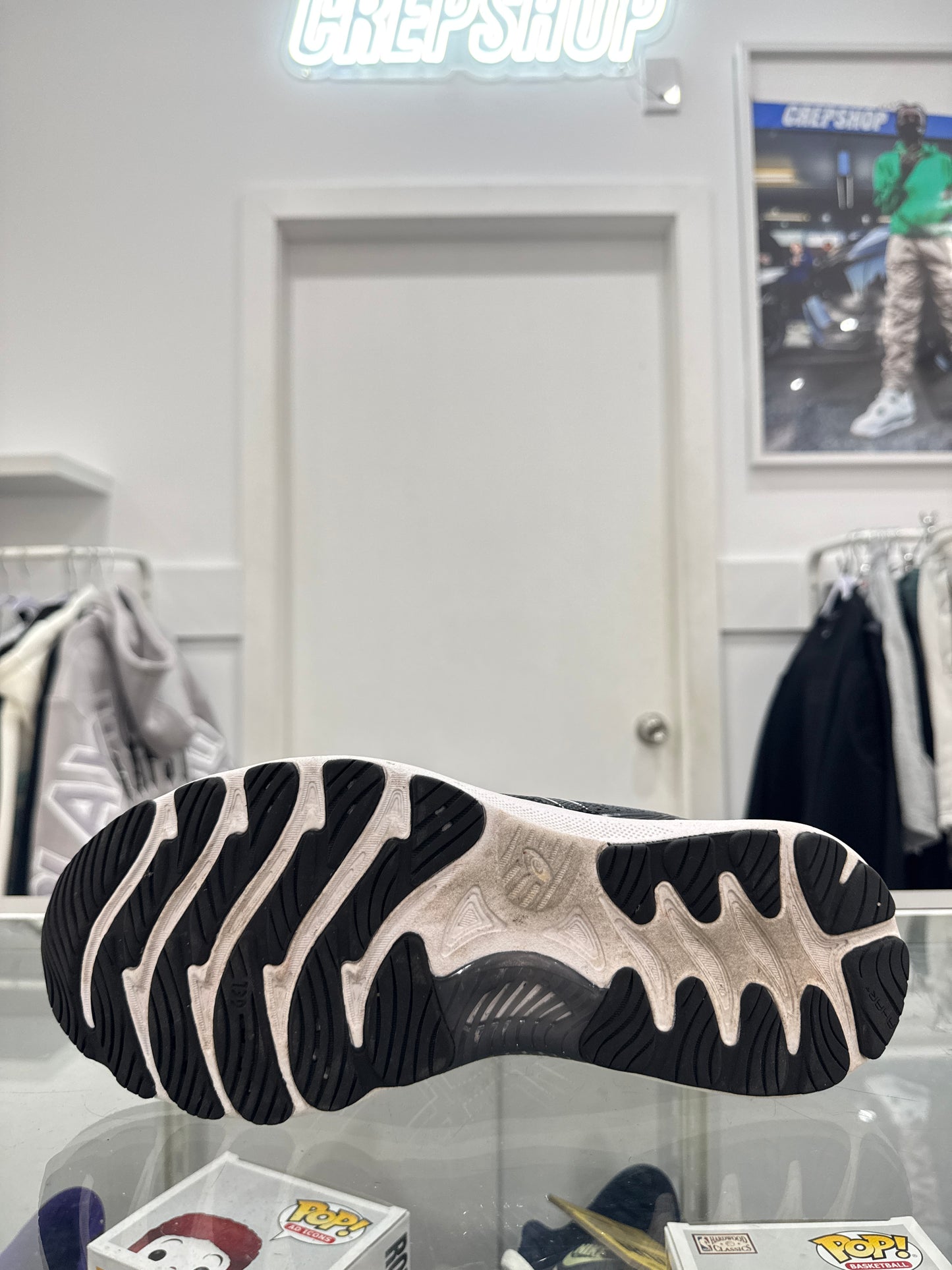 Used GEL-Nimbus 23 Black White US Men's 11 - Women's 12.5