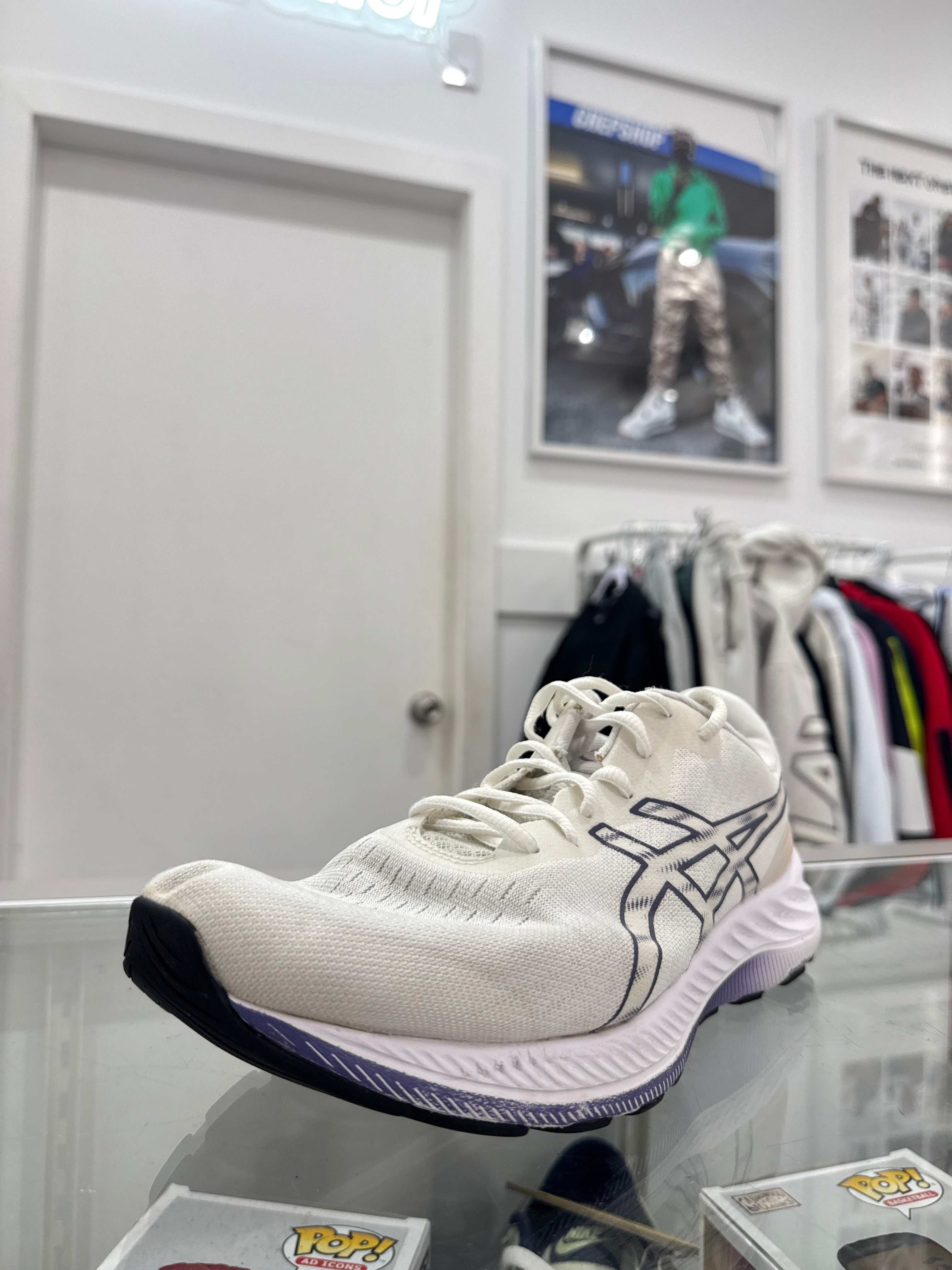 Used GEL Contend 9 White Women's
