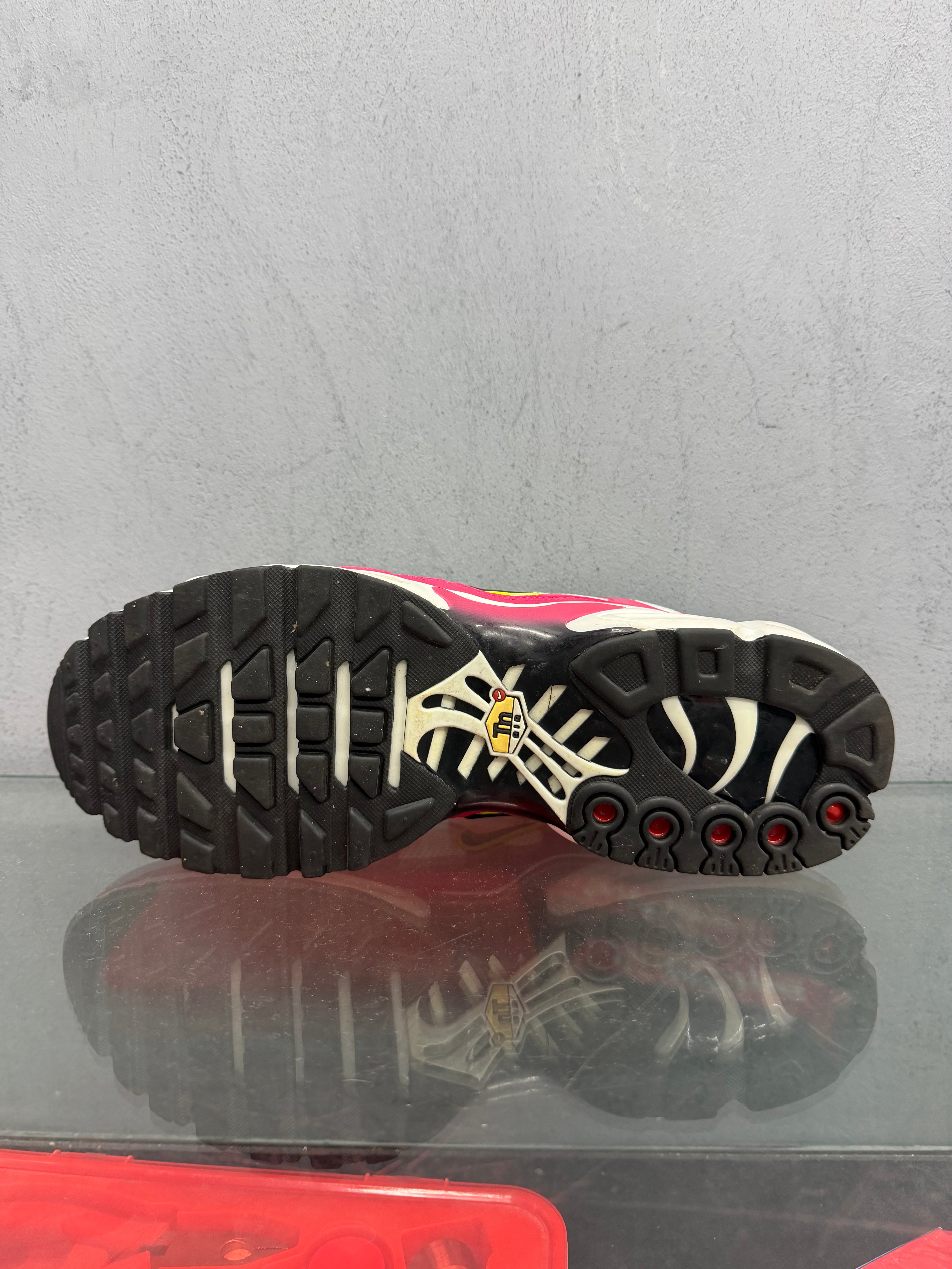 Used Nike Air Max Plus 'Fuchsia'