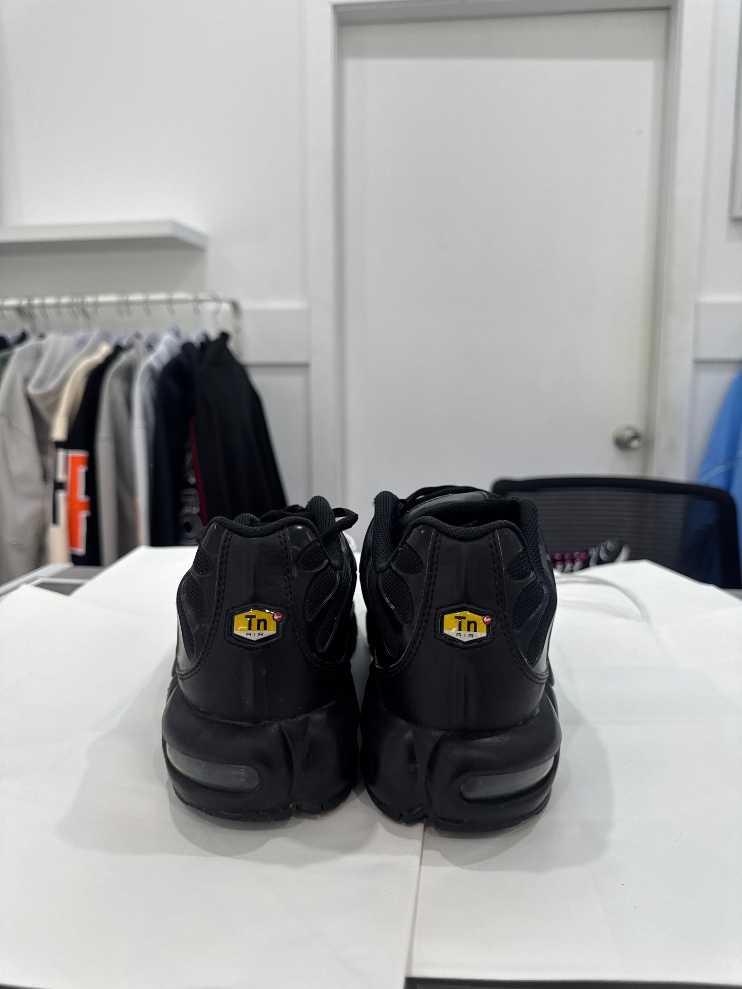 Used TN Multi-Swoosh Black US Men's 11 - Women's 12.5