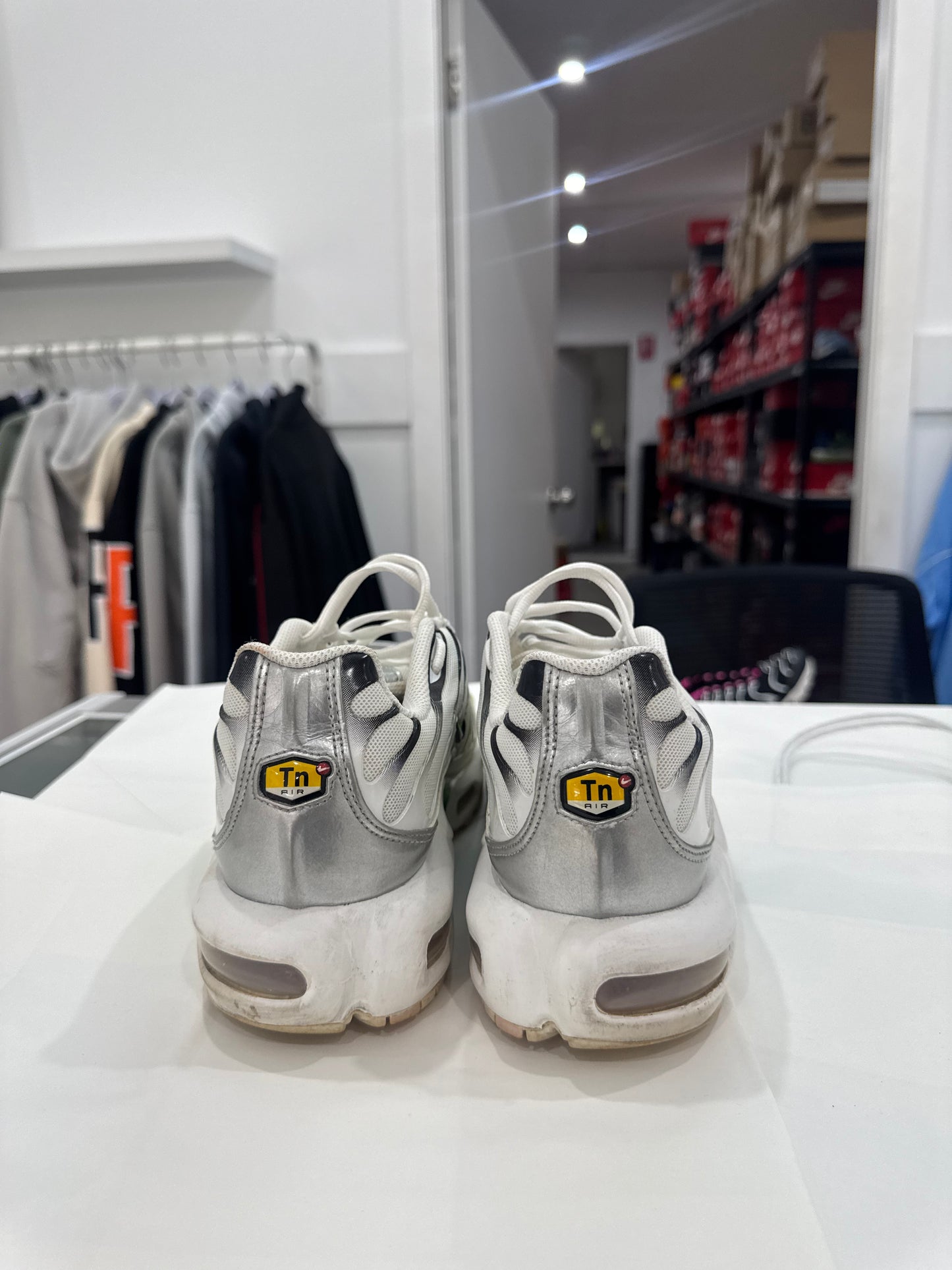 Used TN White Green Strike US Women's 12 - Men's 10.5