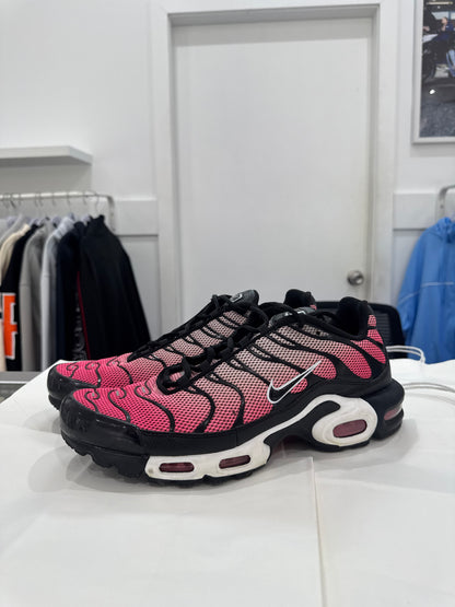 Used TN Sunset Pulse Black Pink Foam US Men's 12 - Women's 13.5