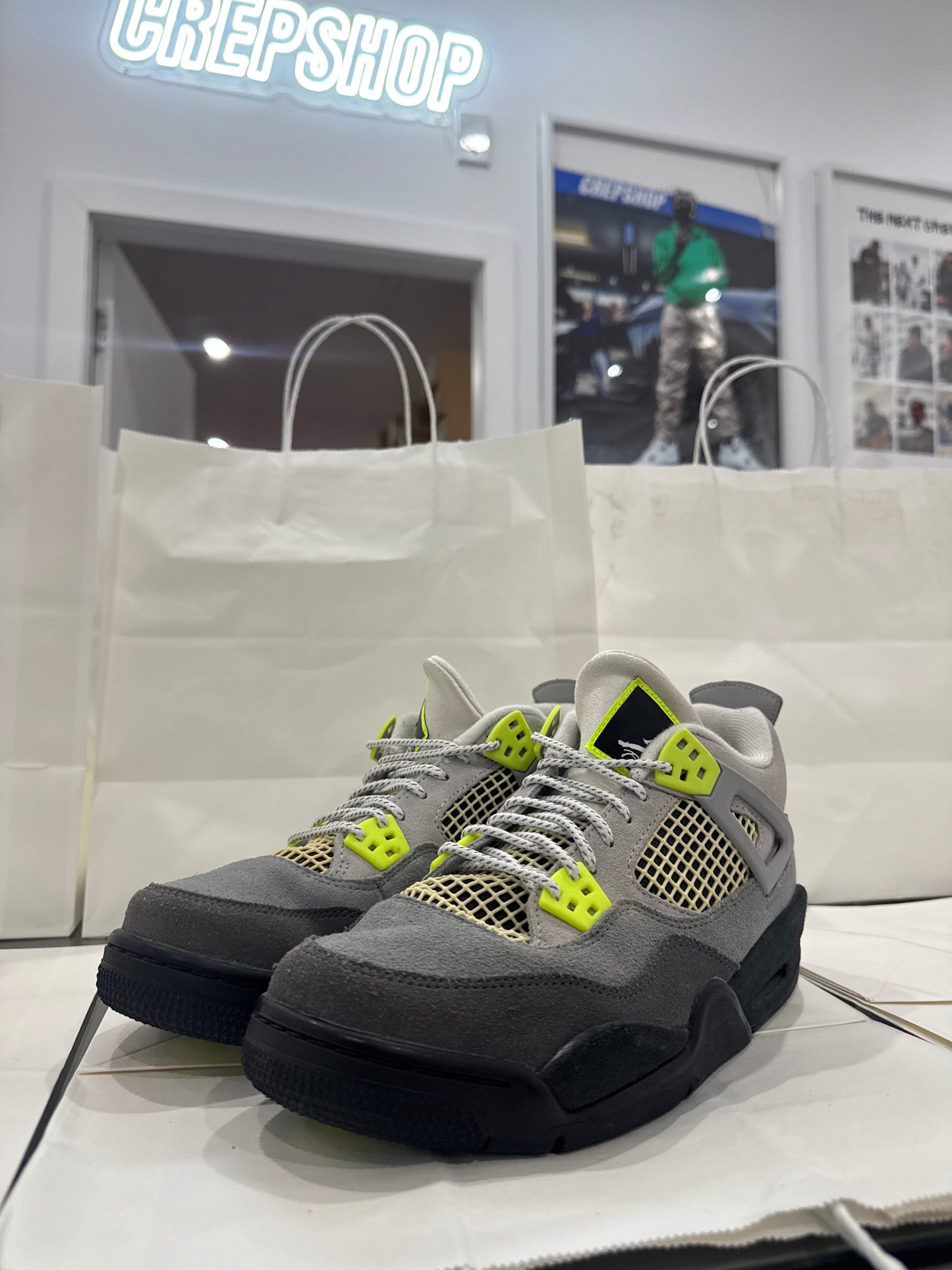 Used Air Jordan 4 Retro SE Neon 95 GS US 7Y - Women's 8.5