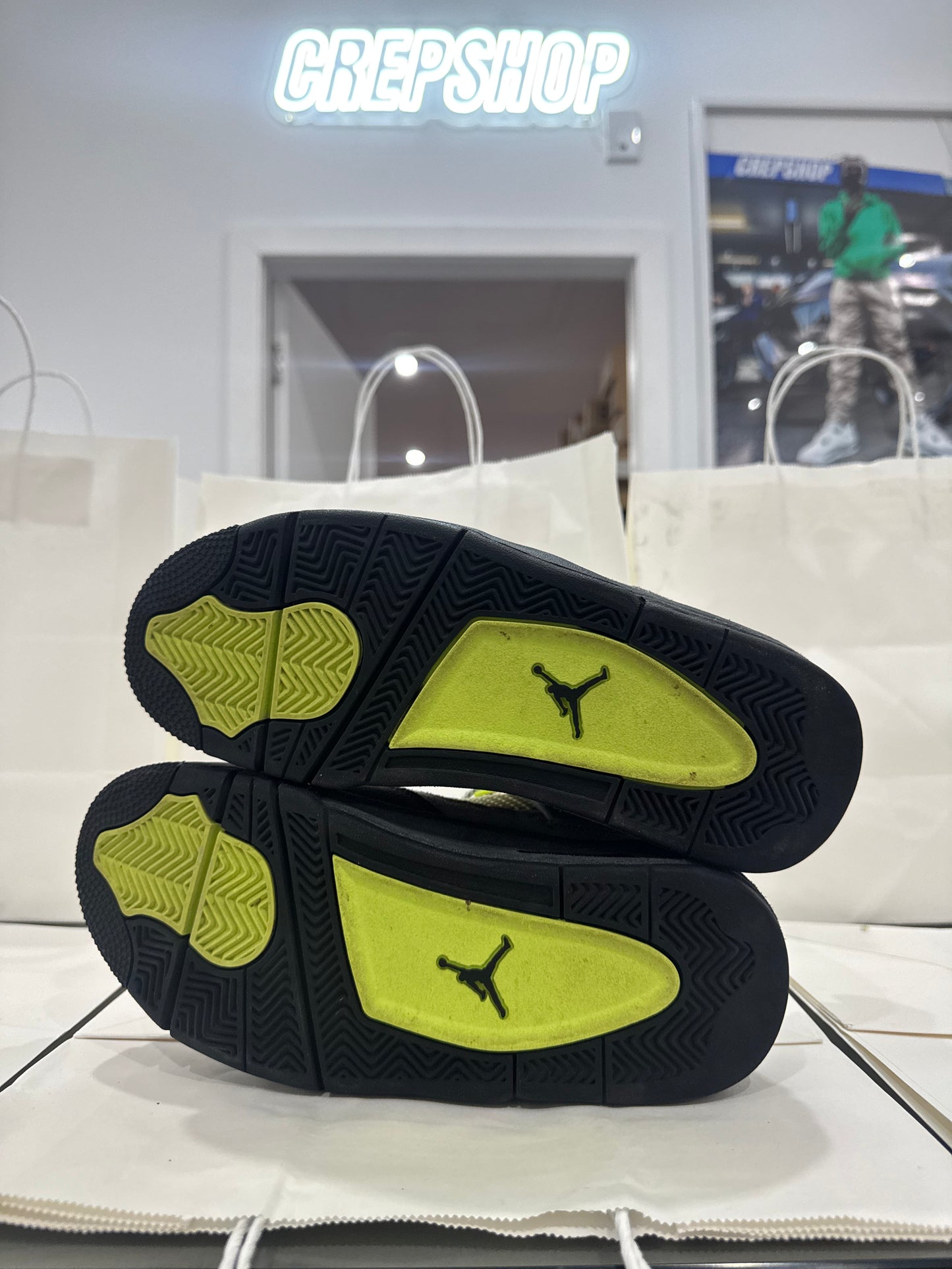 Used Air Jordan 4 Retro SE Neon 95 GS US 7Y - Women's 8.5