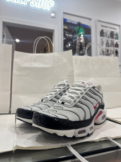 Used TN Photon Dust US Men's 10.5 - Women's 12