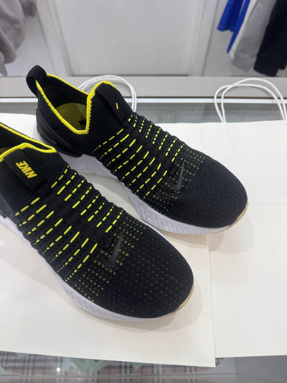 Used Nike React Phantom Run Flyknit 2 'Black Sonic Yellow'