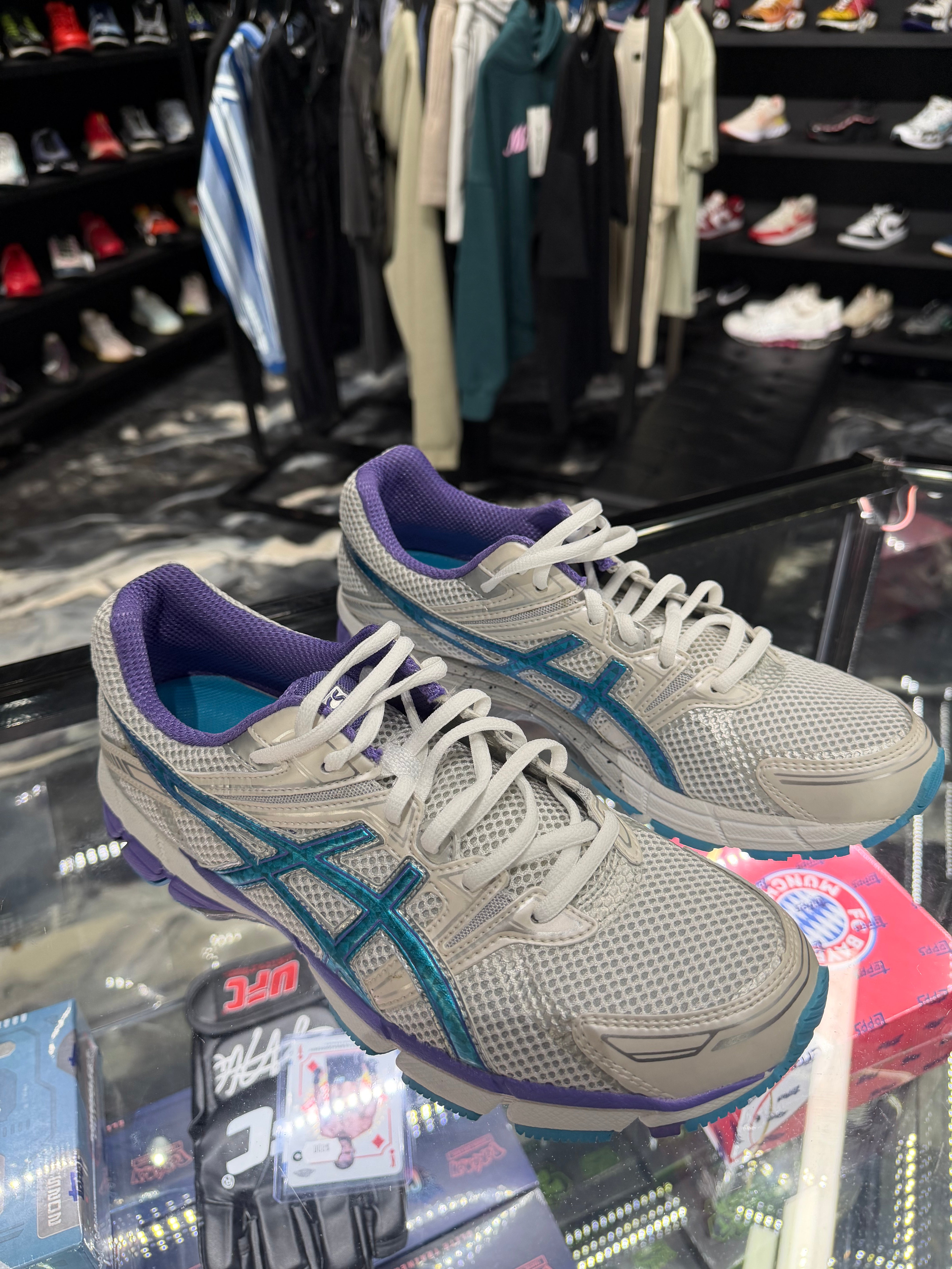 Used ASICS WOMENS GT-1000 'White and Purple'