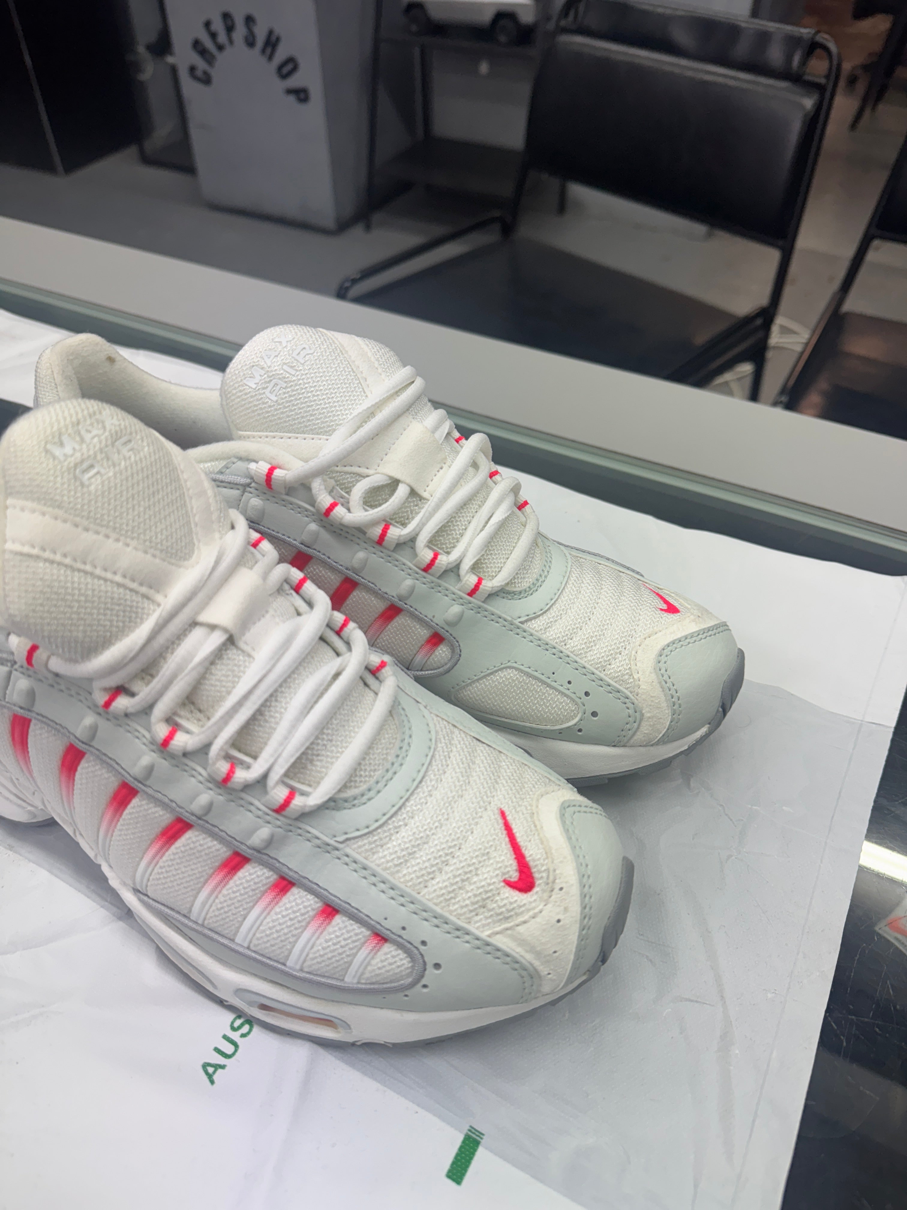 Used Nike Tailwind IV White and Red 10.5