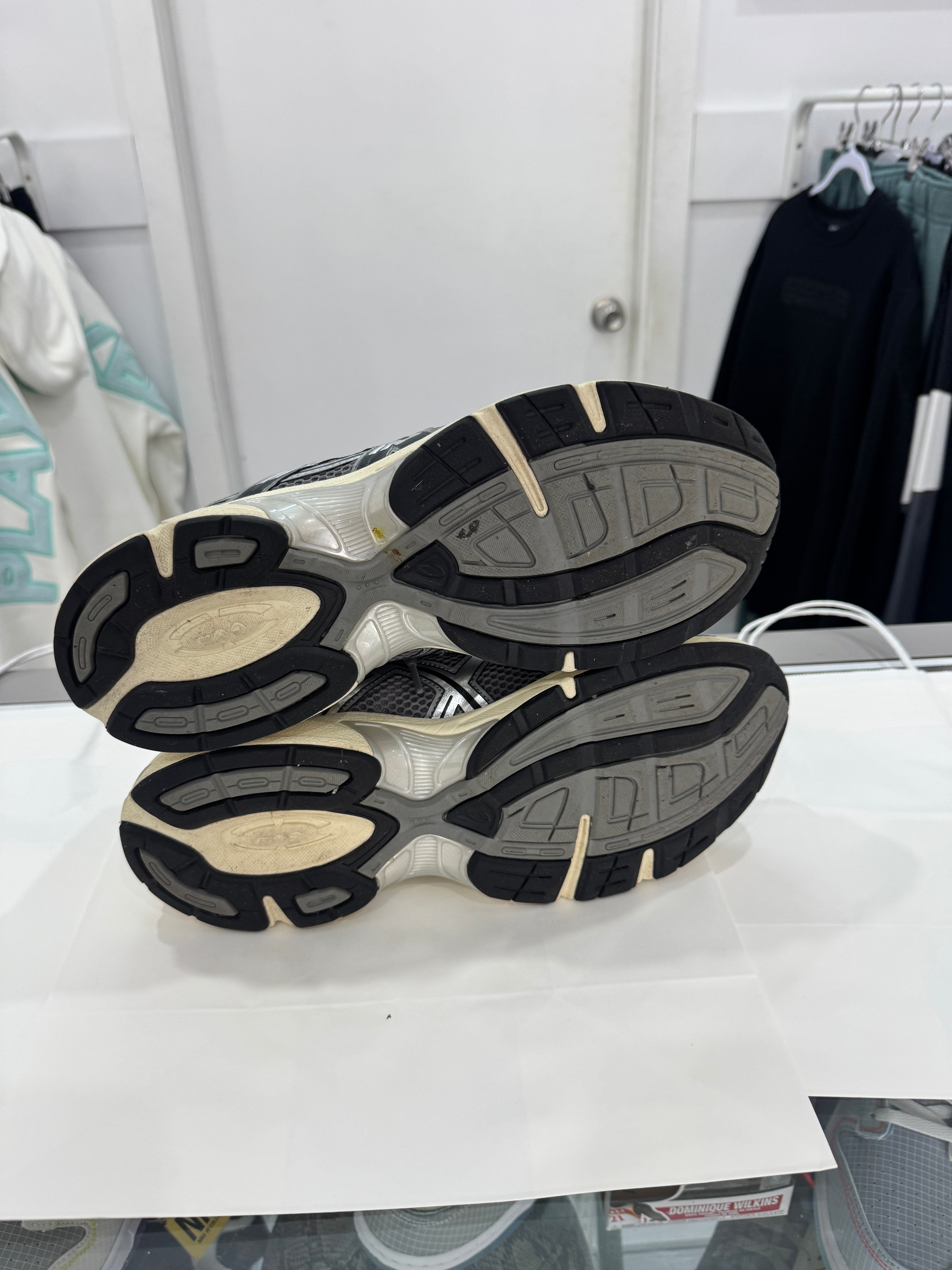 Used Gel 1130 'Clay Grey/Pure Silver'