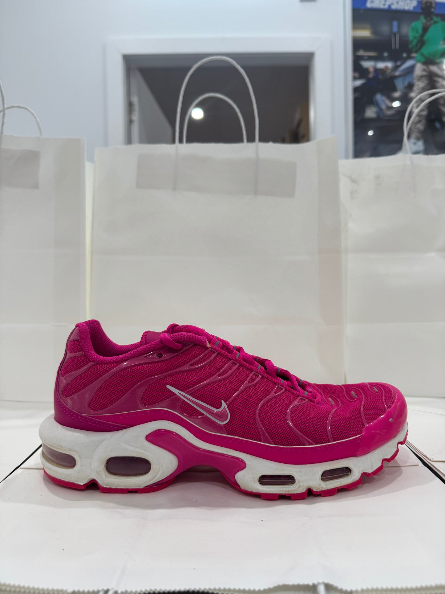 Used TN Hot Pink White Womens Multiple Sizes