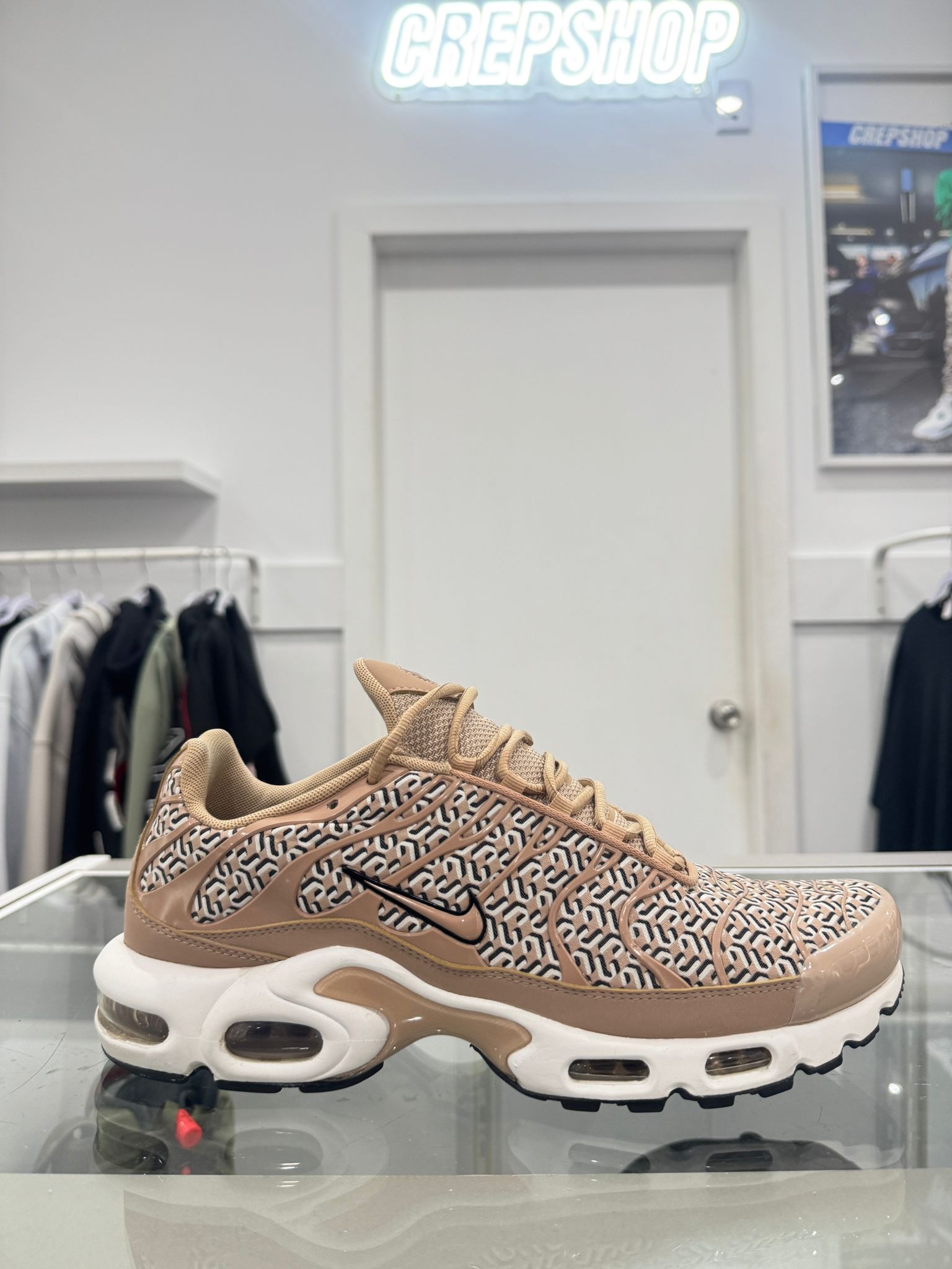 Used Nike Air Max Plus TN 'United in Victory'