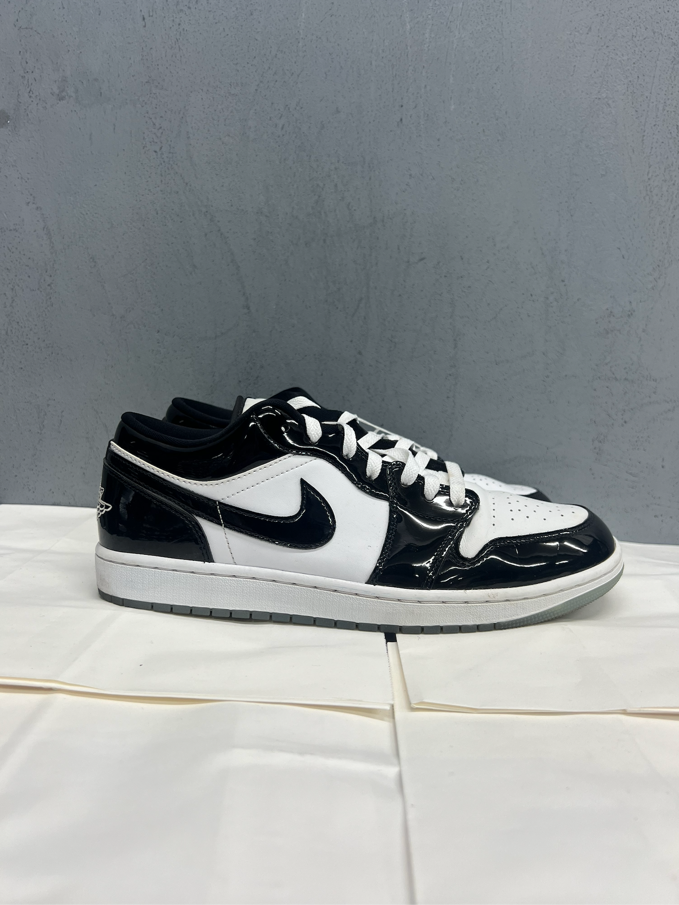 Used Jordan 1 Low Concord Multiple Sizes