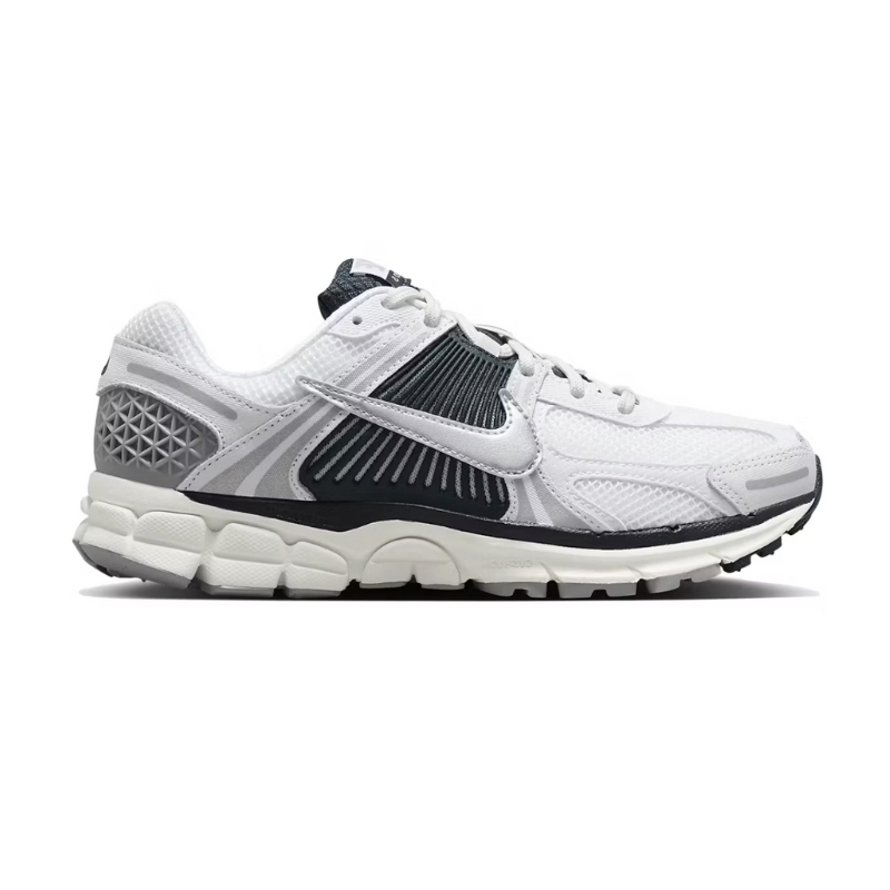 Nike Vomero Metallic Silver White Navy