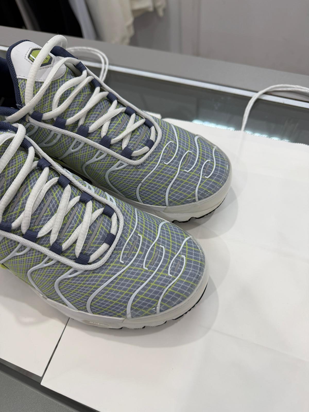 Used Nike Air Max Plus Pebble Grey Lime